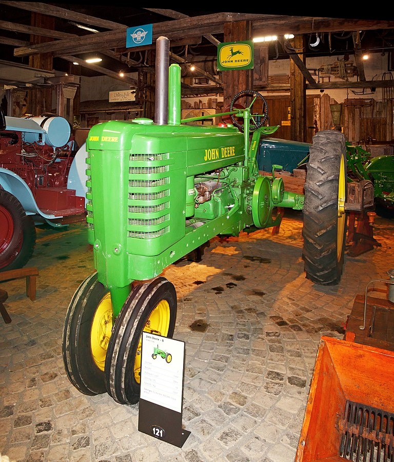 John Derre Model B (Auto & Traktor Museum CC BY-NC-SA)