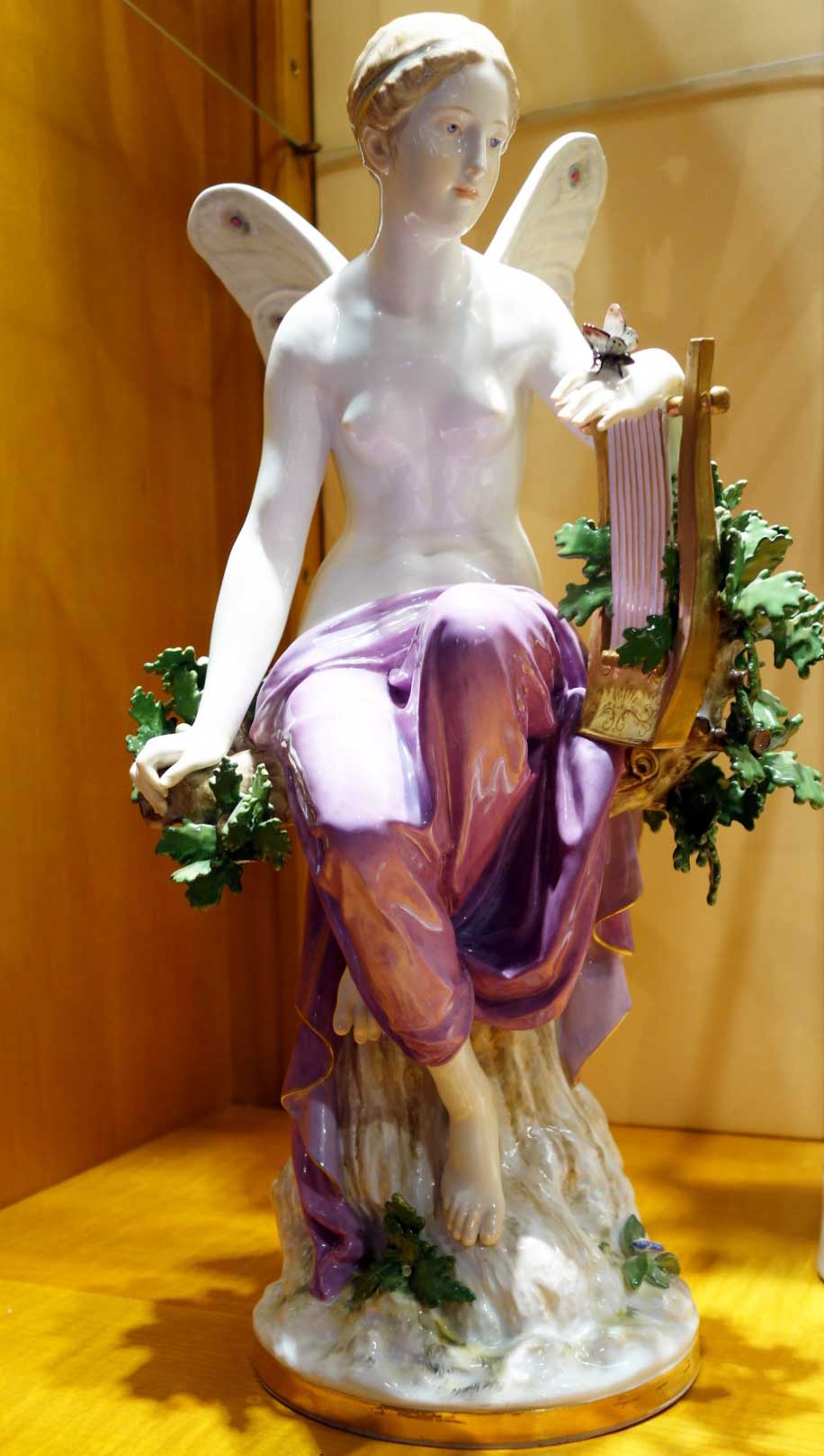 Porzellanfigur (Museum der Harmonie CC BY-NC-SA)