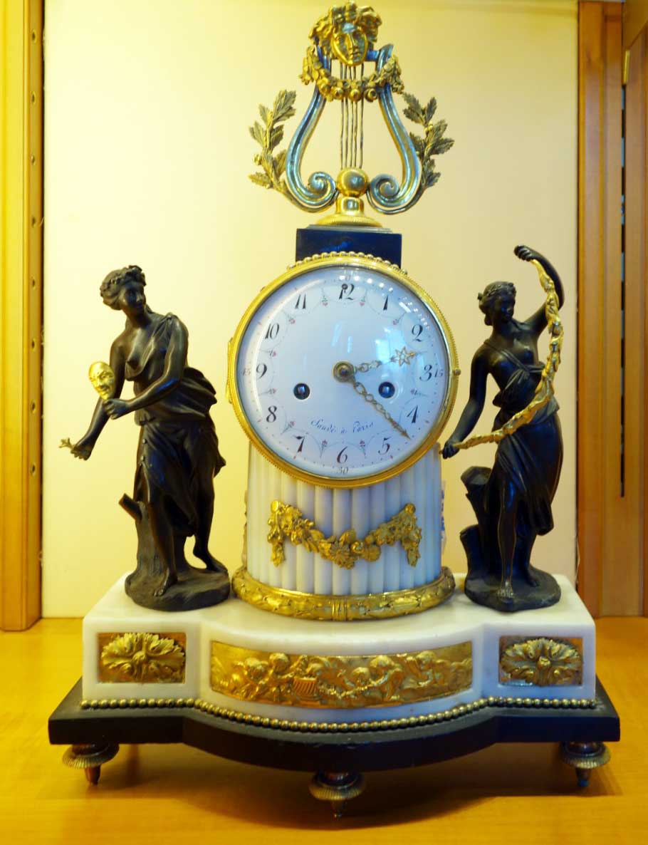 Marmor-Säulen-Stumpf-Uhr (Museum der Harmonie CC BY-NC-SA)
