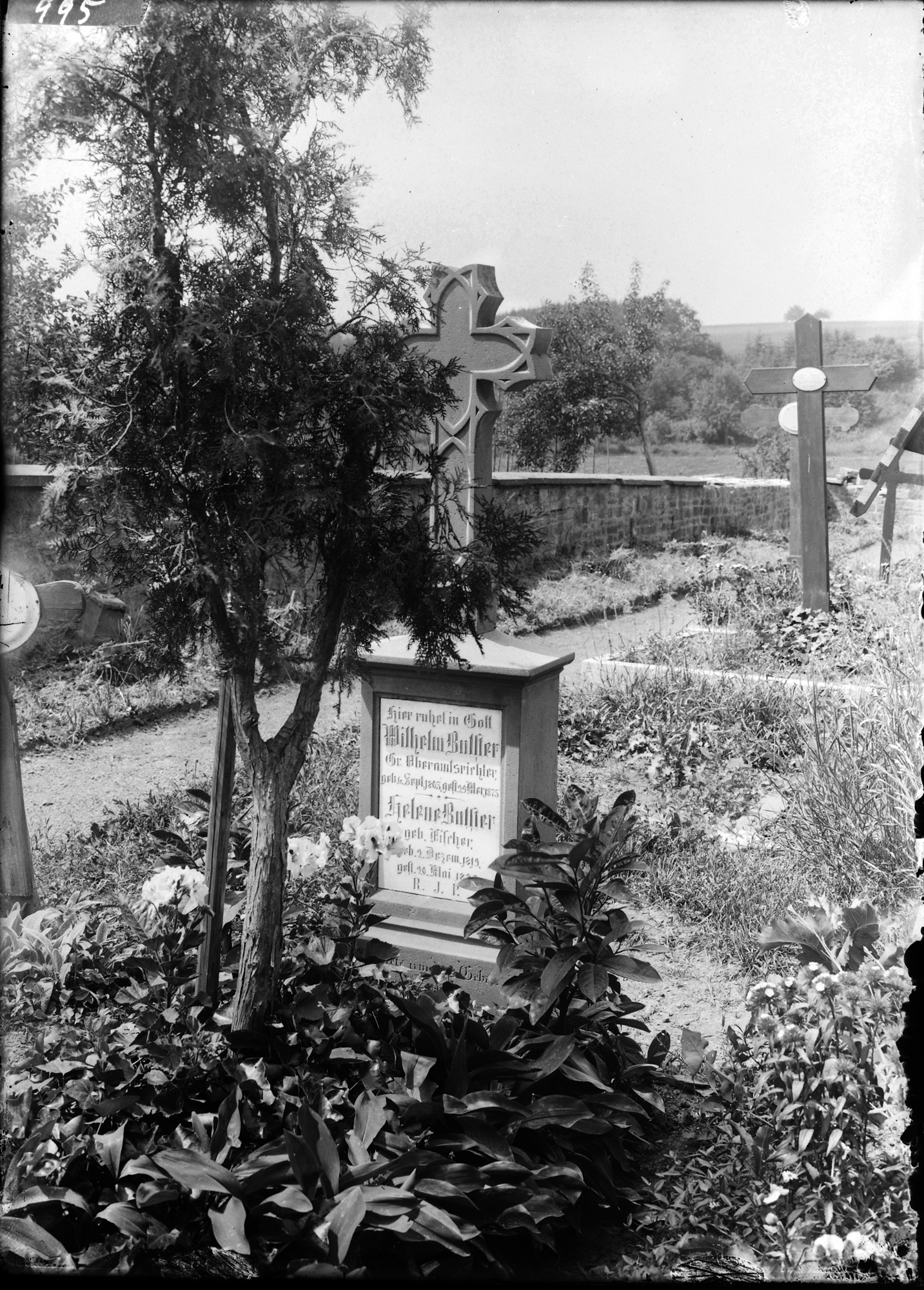 Grabstein von Wilhelm und Helen Bulster in Buchen (Bezirksmuseum Buchen CC BY-NC-SA)