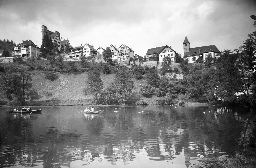 Berneck - Köllbachsee mit Berneck (Haus der Geschichte Baden-Württemberg / Sammlung Gebrüder Metz CC BY-SA)