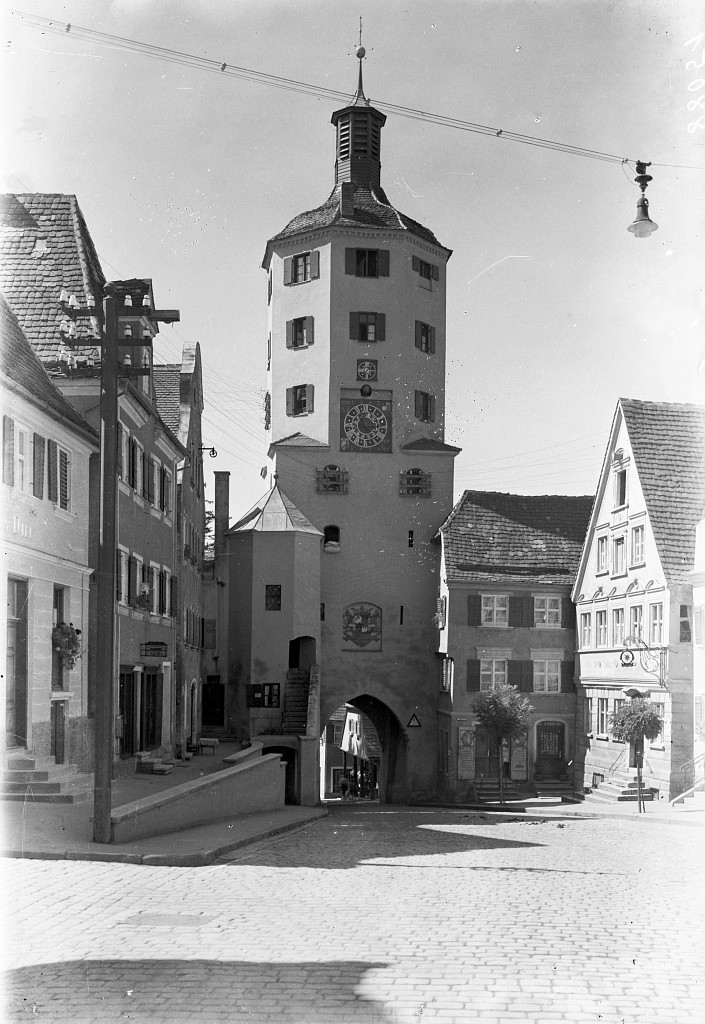 Günzburg - Unteres Tor (Haus der Geschichte Baden-Württemberg / Sammlung Gebrüder Metz CC BY-SA)