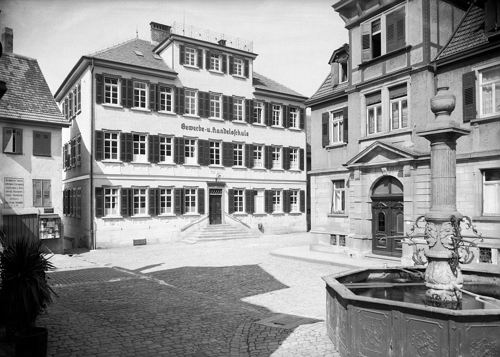 Nürtingen - Handelsschule (Haus der Geschichte Baden-Württemberg CC BY-SA)