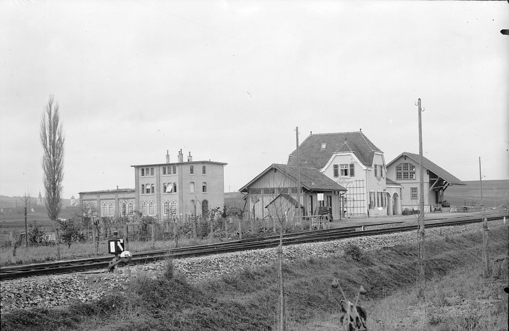 Pfäffingen - Bahnhof (Haus der Geschichte Baden-Württemberg / Sammlung Gebrüder Metz CC BY-SA)