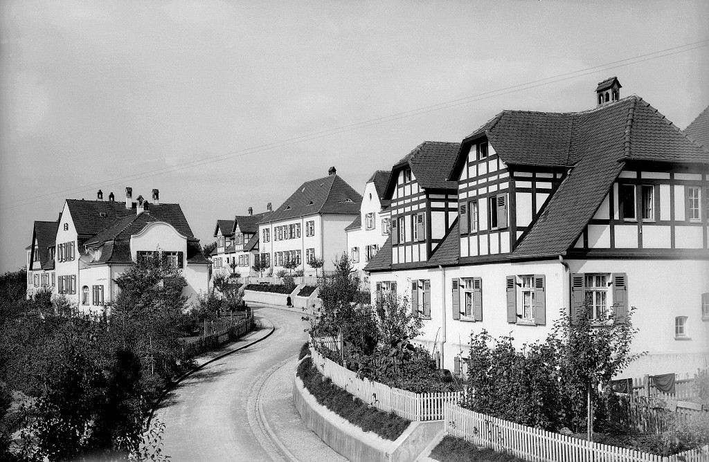 Reutlingen - Wohnhäuser in Gmindersdorf (Haus der Geschichte Baden-Württemberg / Sammlung Gebrüder Metz CC BY-SA)