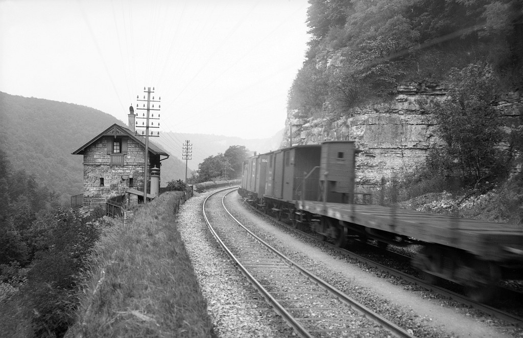 Geislingen - Eisenbahnstrecke an der Geislinger Steige (Haus der Geschichte Baden-Württemberg / Sammlung Gebrüder Metz CC BY-SA)