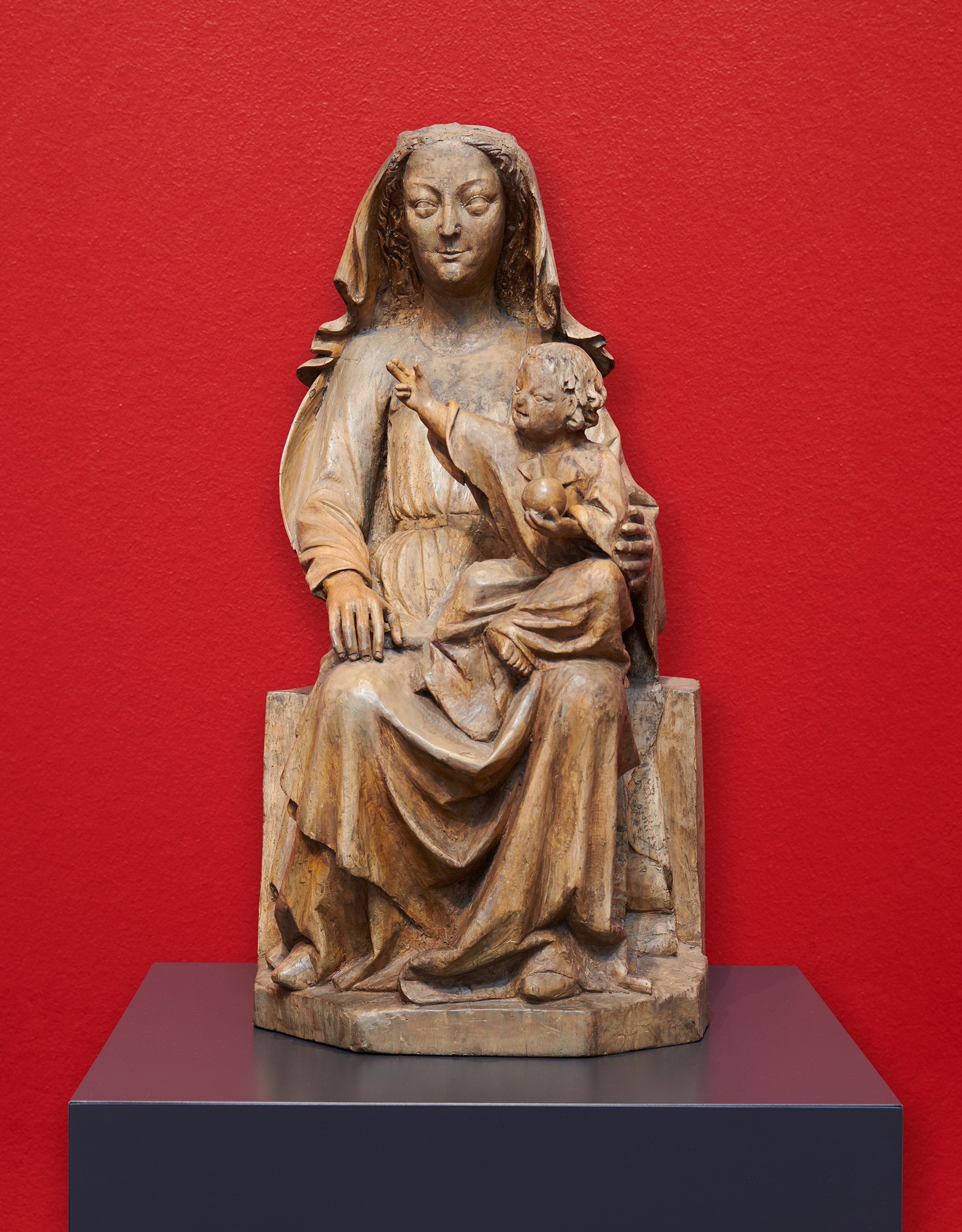 Skulptur: Thronende Muttergottes (Dominikanermuseum Rottweil CC BY-NC-SA)