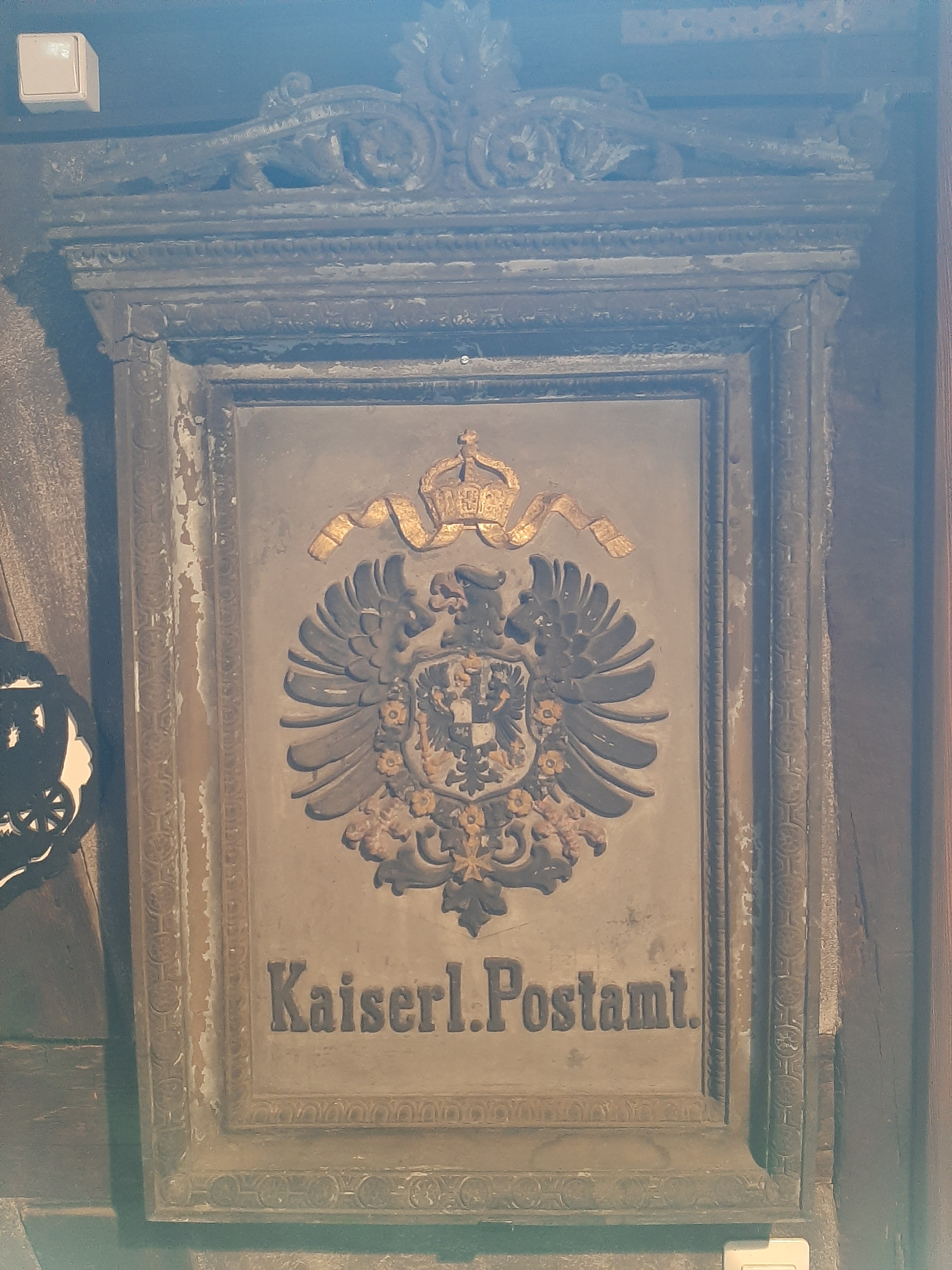 Schild "Kaiserliches Postamt" (Heimatmuseum Untergrombach CC BY-NC-SA)
