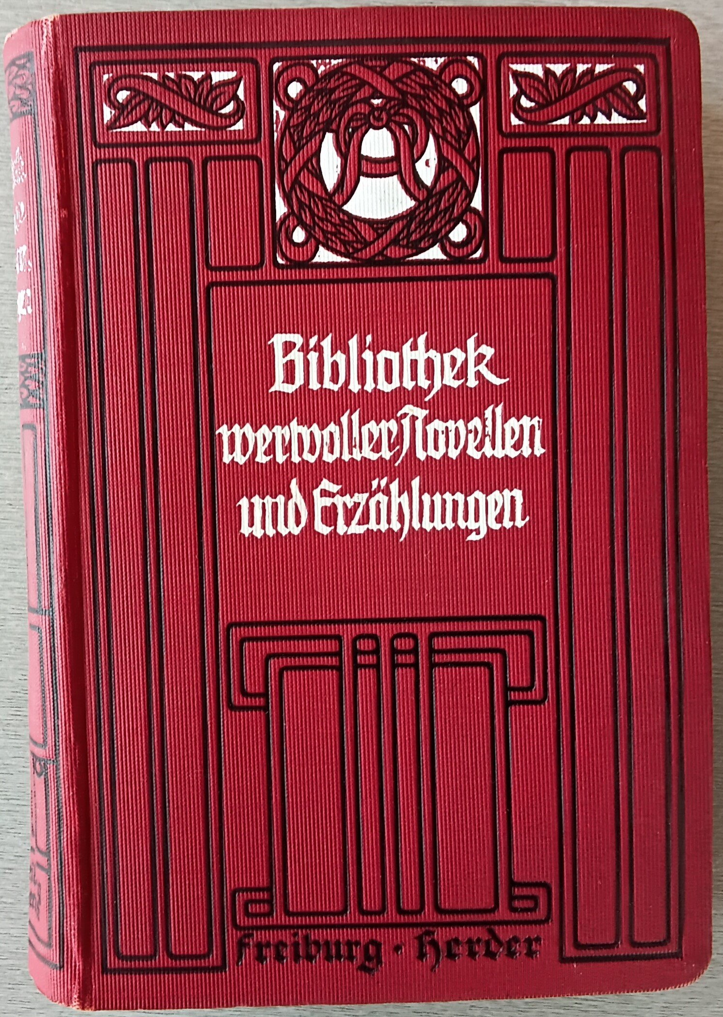 Bibliothek wertvoller Novellen (Heimatmuseum Aichstetten CC BY-NC-SA)