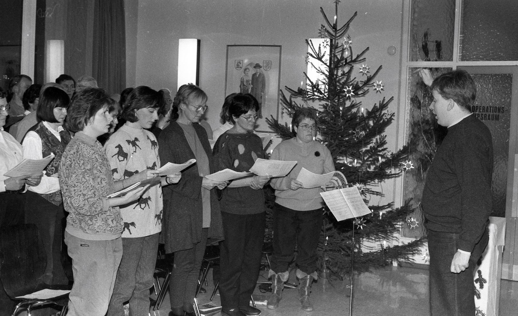 Weihnachtssingen 1989 im Krankenhaus (Stadtarchiv Schiltach CC BY-NC-ND)