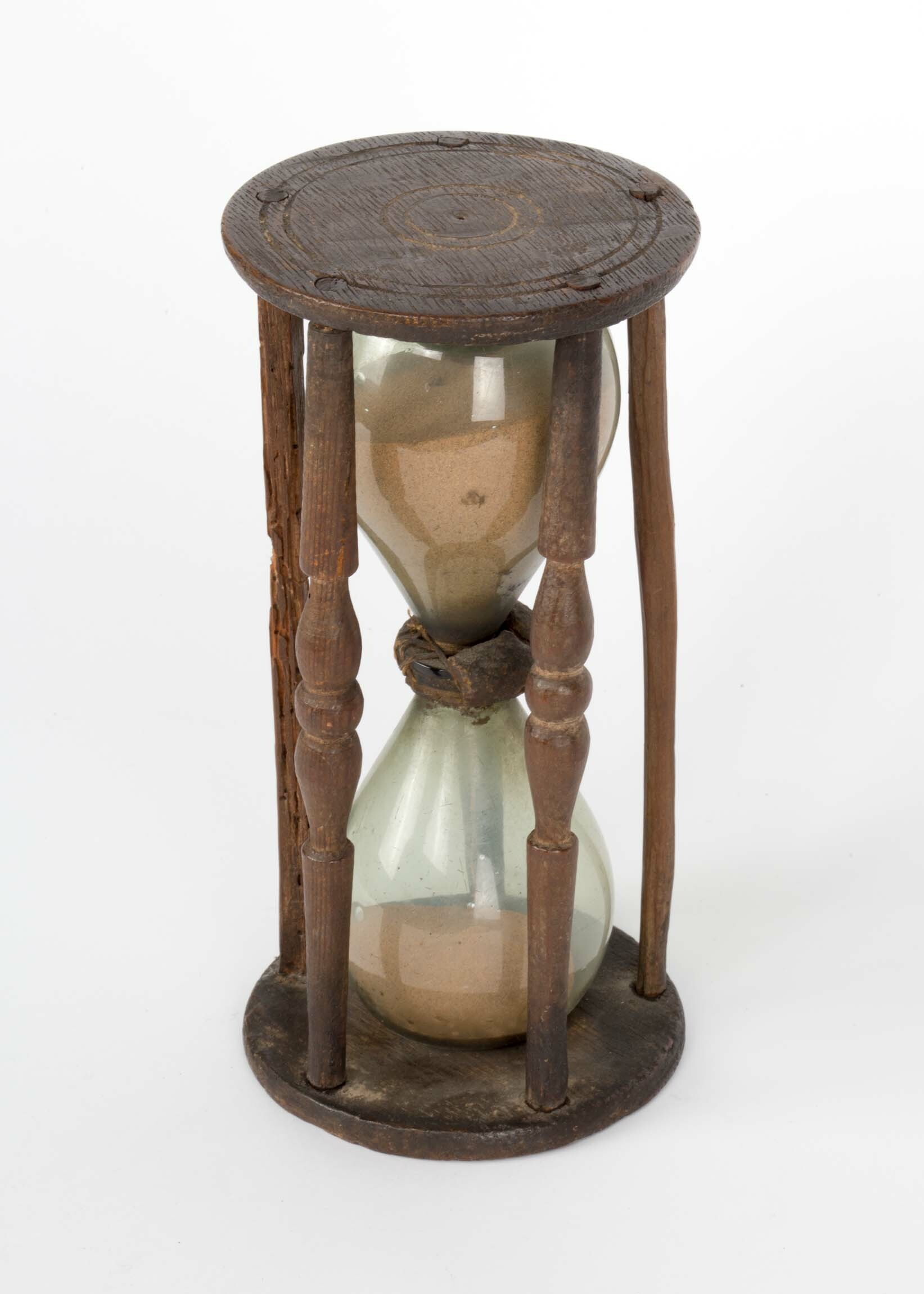 Stundenglas, wohl 18. Jahrhundert (Deutsches Uhrenmuseum CC BY-SA)