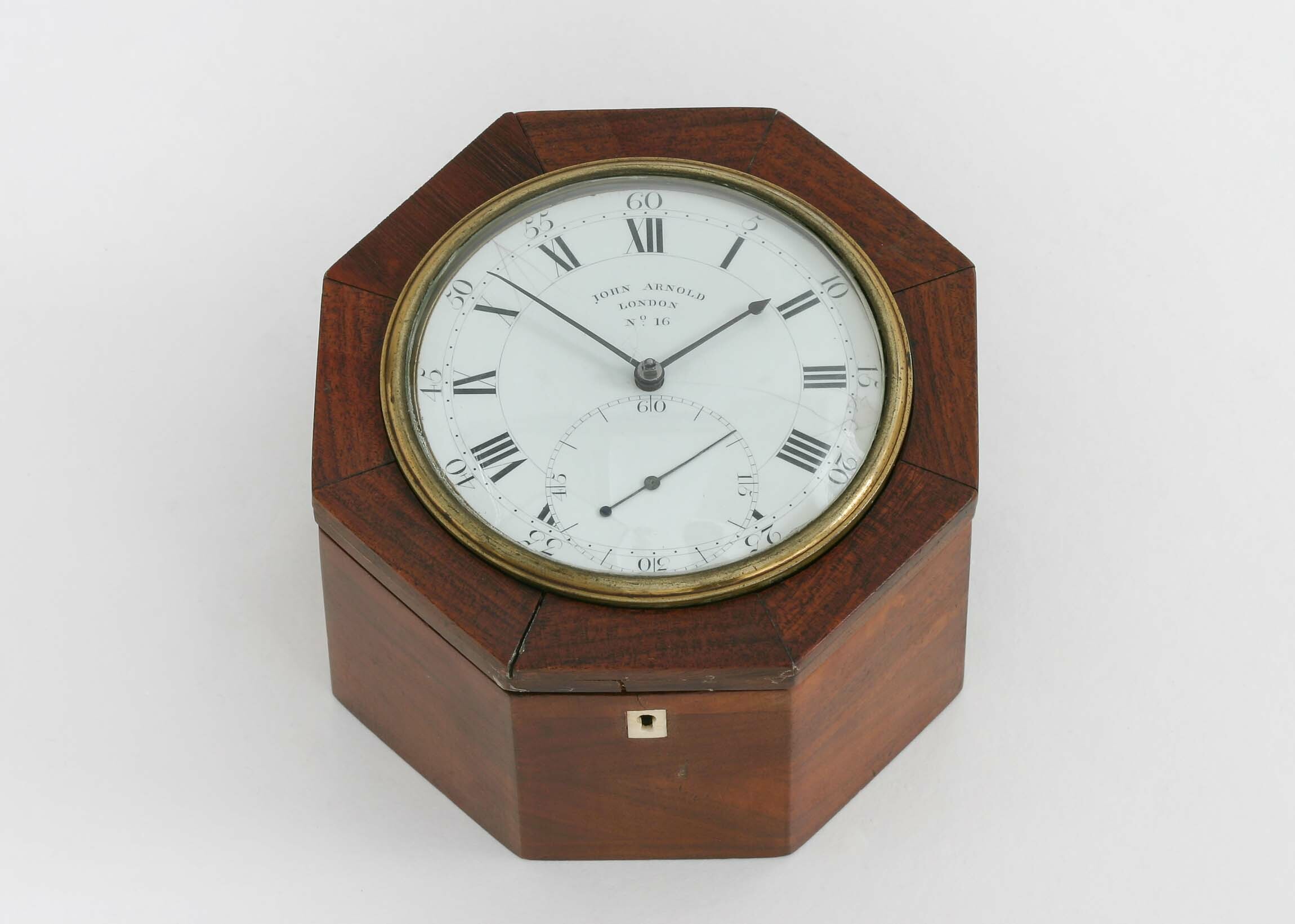 Marinechronometer, John Arnold, Nr. 16, London, um 1783, Gehäuse später (Deutsches Uhrenmuseum CC BY-SA)