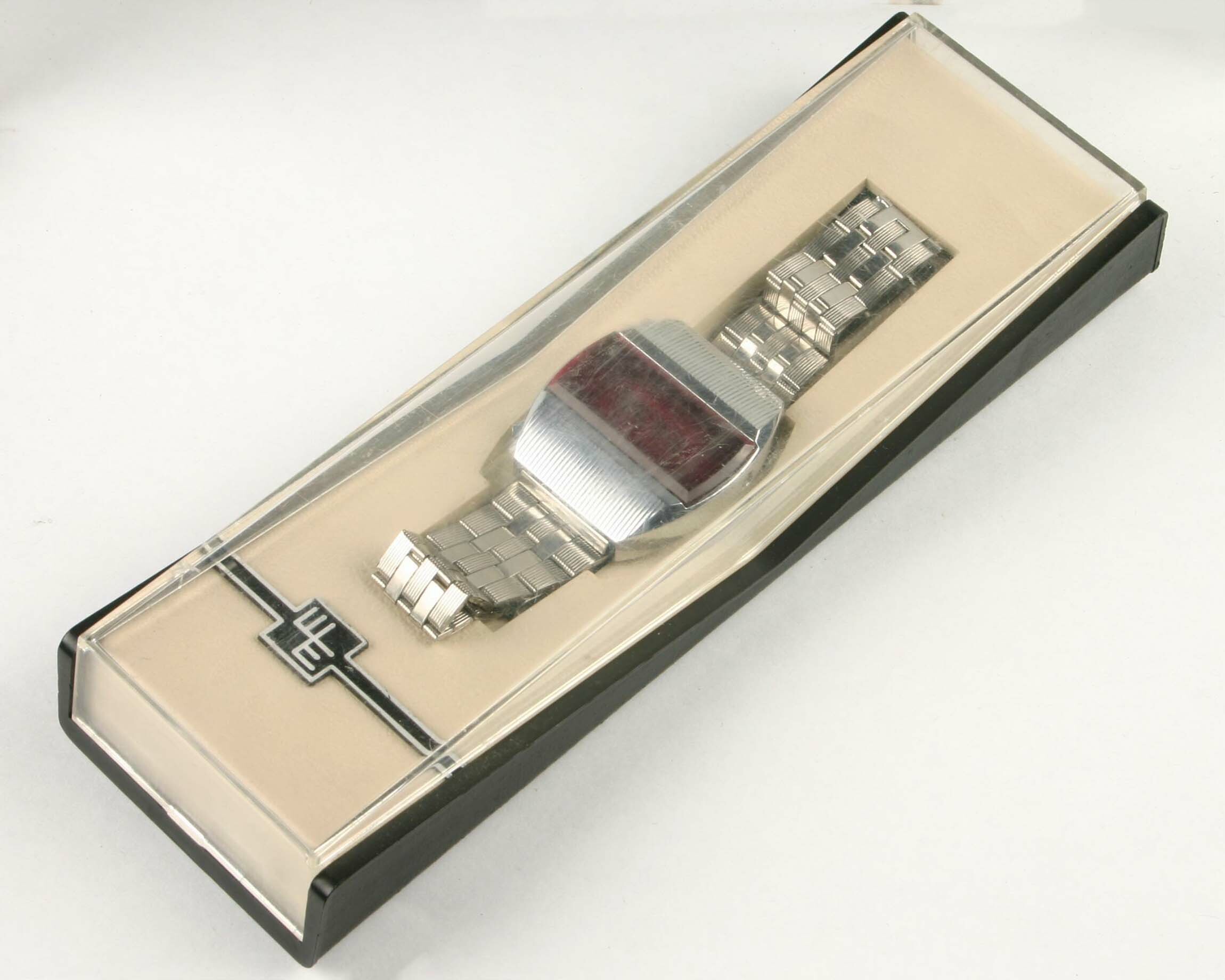 Armbanduhr, Elektronika, Minsk um 1976 (Deutsches Uhrenmuseum CC BY-SA)