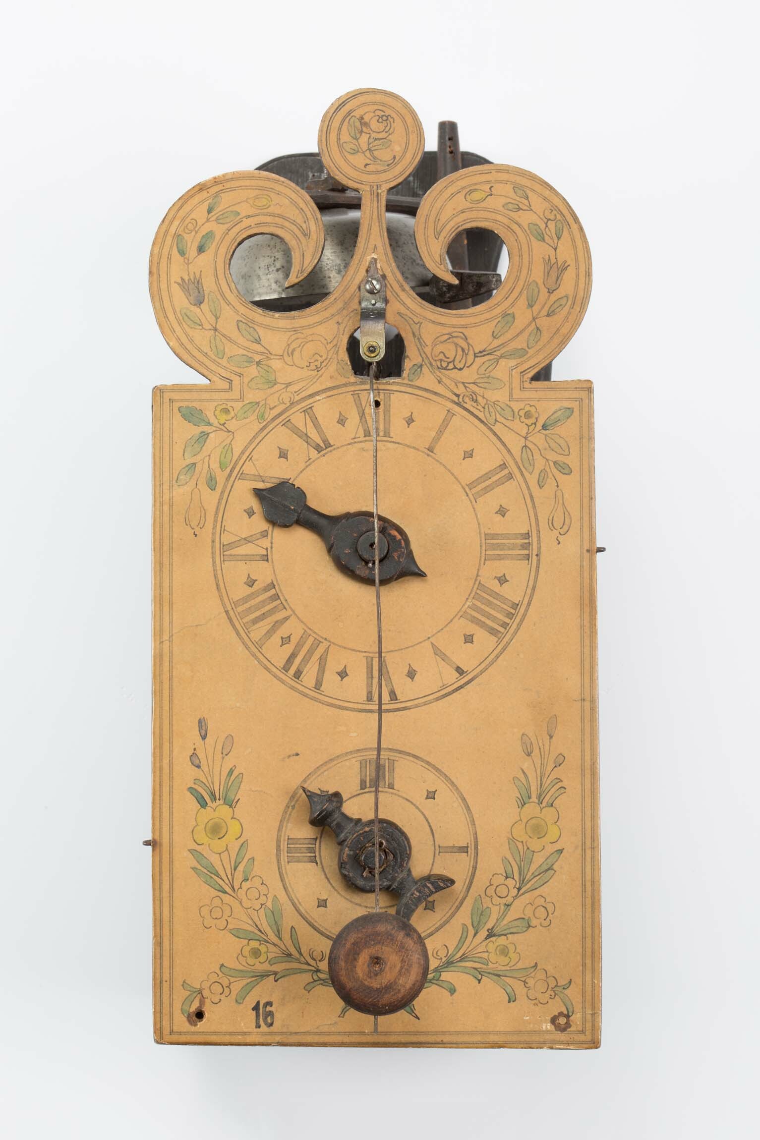 Holzräderuhr mit Papierschild, Joseph Reichenbach, Unterglottertal, um 1750 (Deutsches Uhrenmuseum CC BY-SA)
