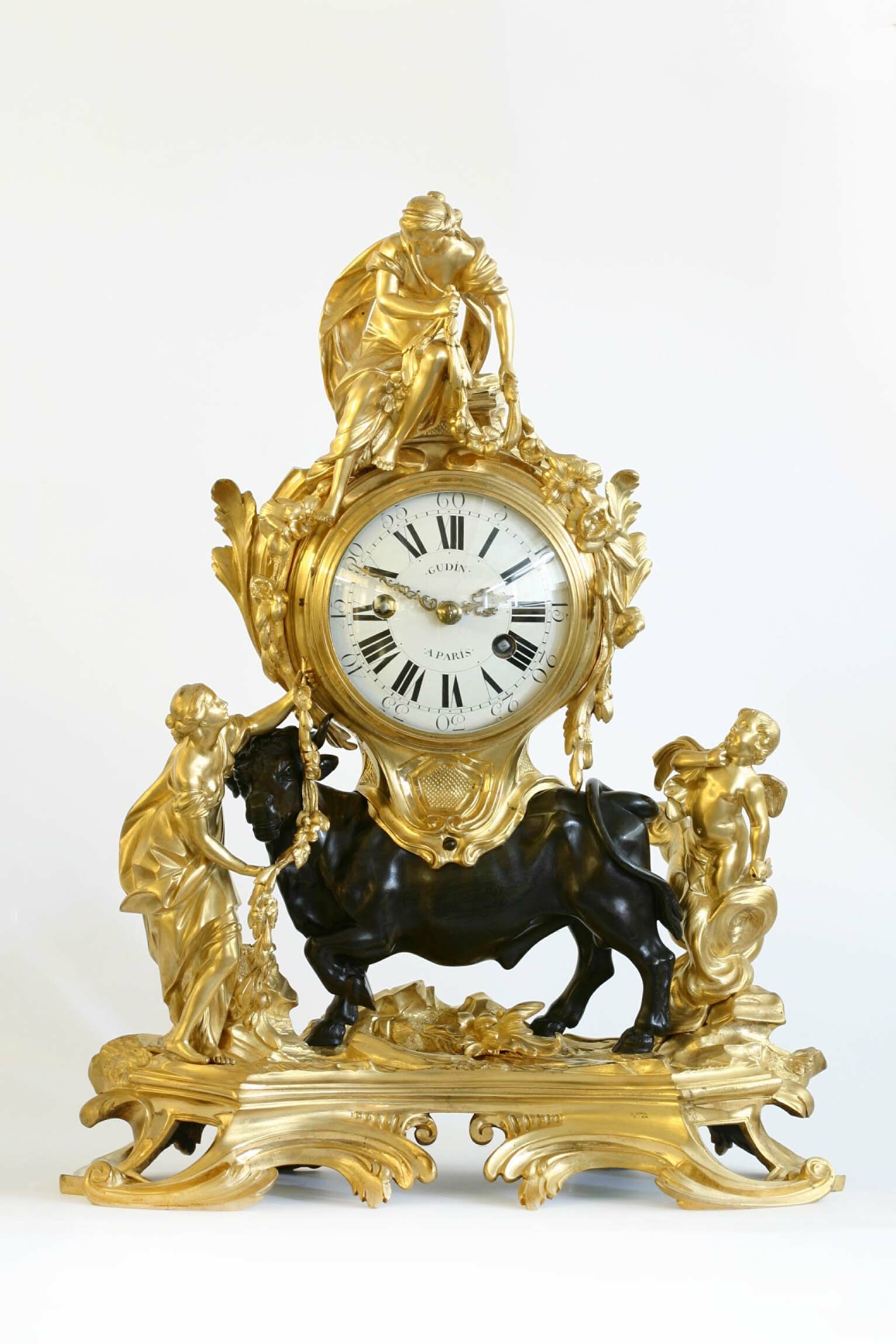 Tischuhr, Pendule au taureau, Gudin, Paris, um 1750 (Deutsches Uhrenmuseum CC BY-SA)