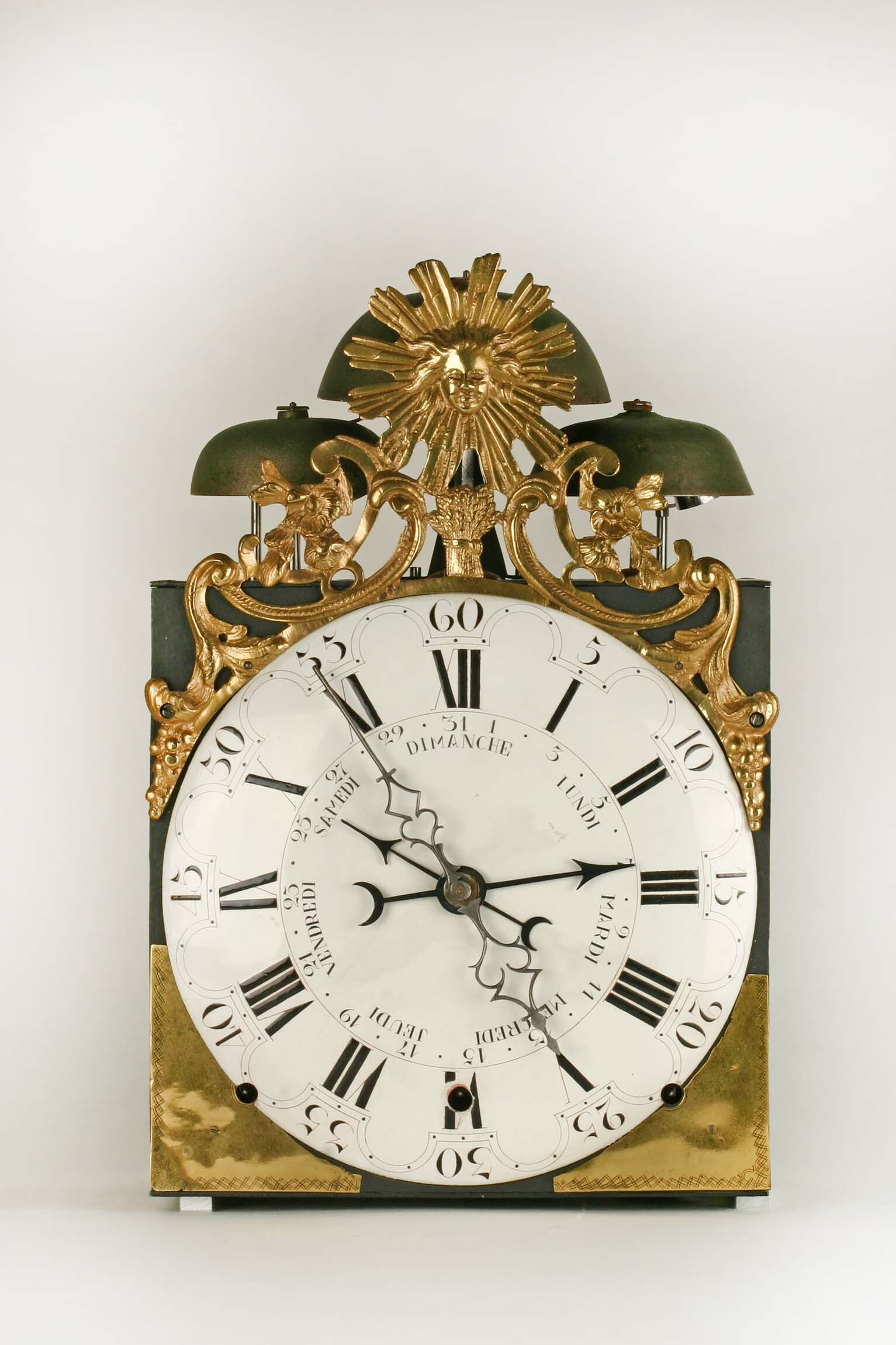Comtoiseuhr, Frankreich, 2. Hälfte 18. Jahrhundert (Deutsches Uhrenmuseum CC BY-SA)