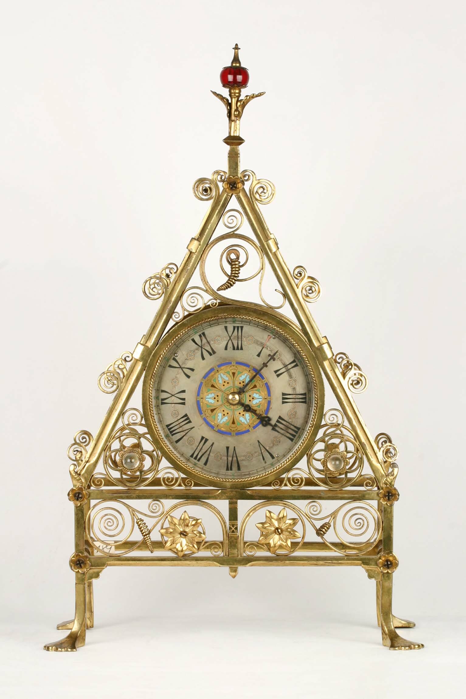 Tischuhr, wohl England, 2. Hälfte 19. Jahrhundert (Deutsches Uhrenmuseum CC BY-SA)