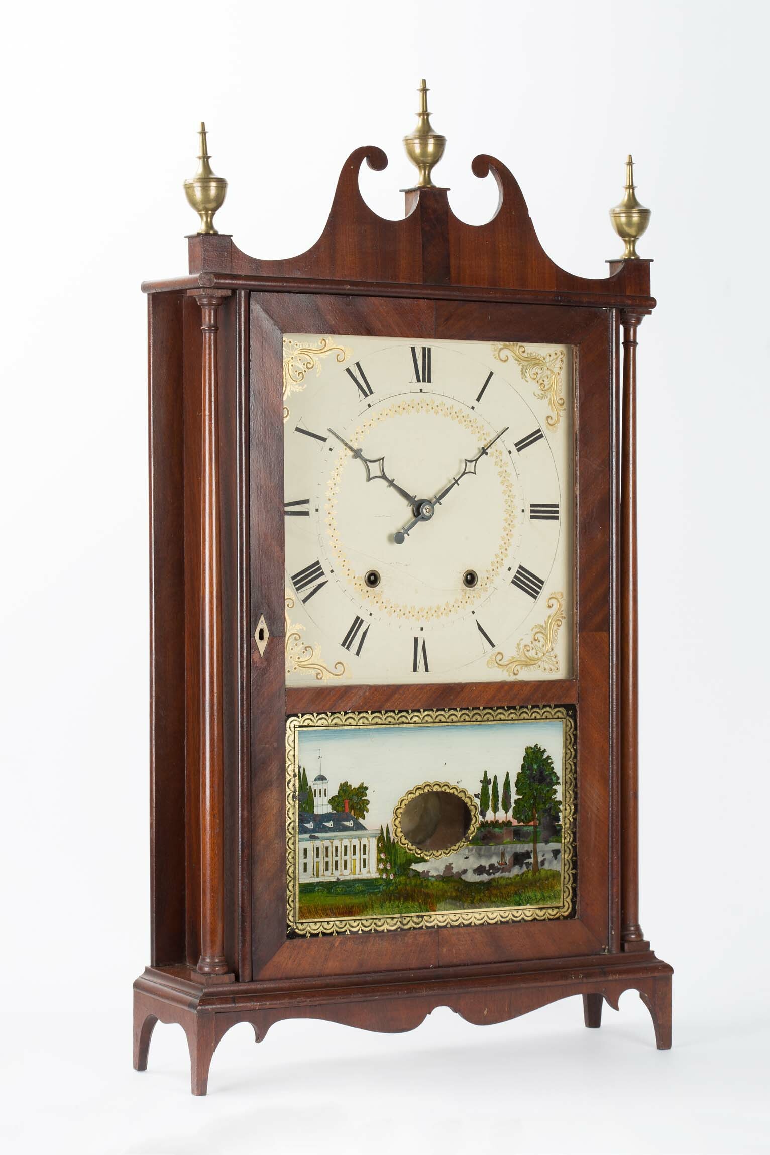 Tischuhr, Pillar and Scroll Clock, Eli Terry und Sons, Plymouth CT (USA), um 1830 (Deutsches Uhrenmuseum CC BY-SA)