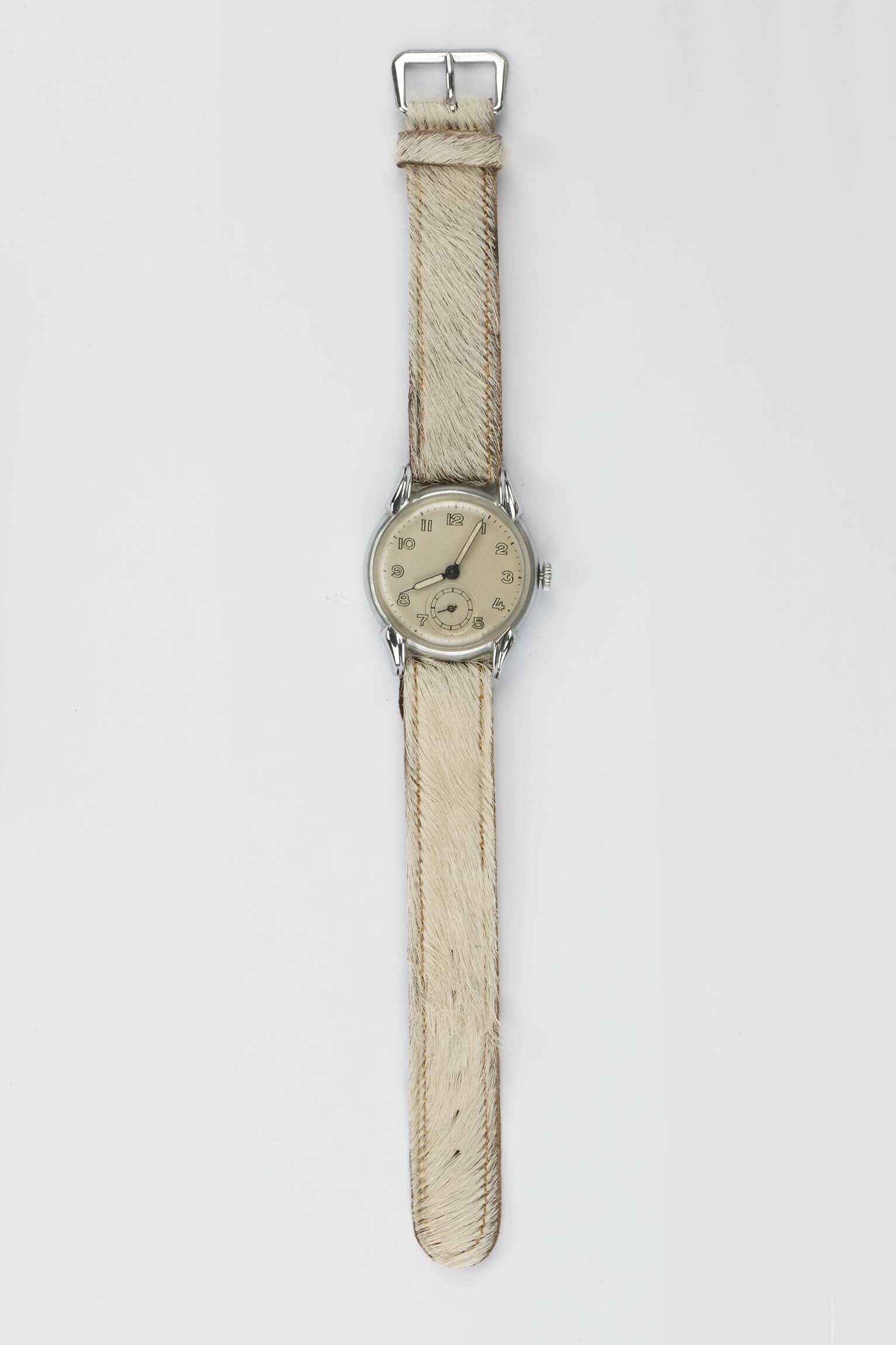 Armbanduhr, wohl Schweiz, um 1940 (Deutsches Uhrenmuseum CC BY-SA)