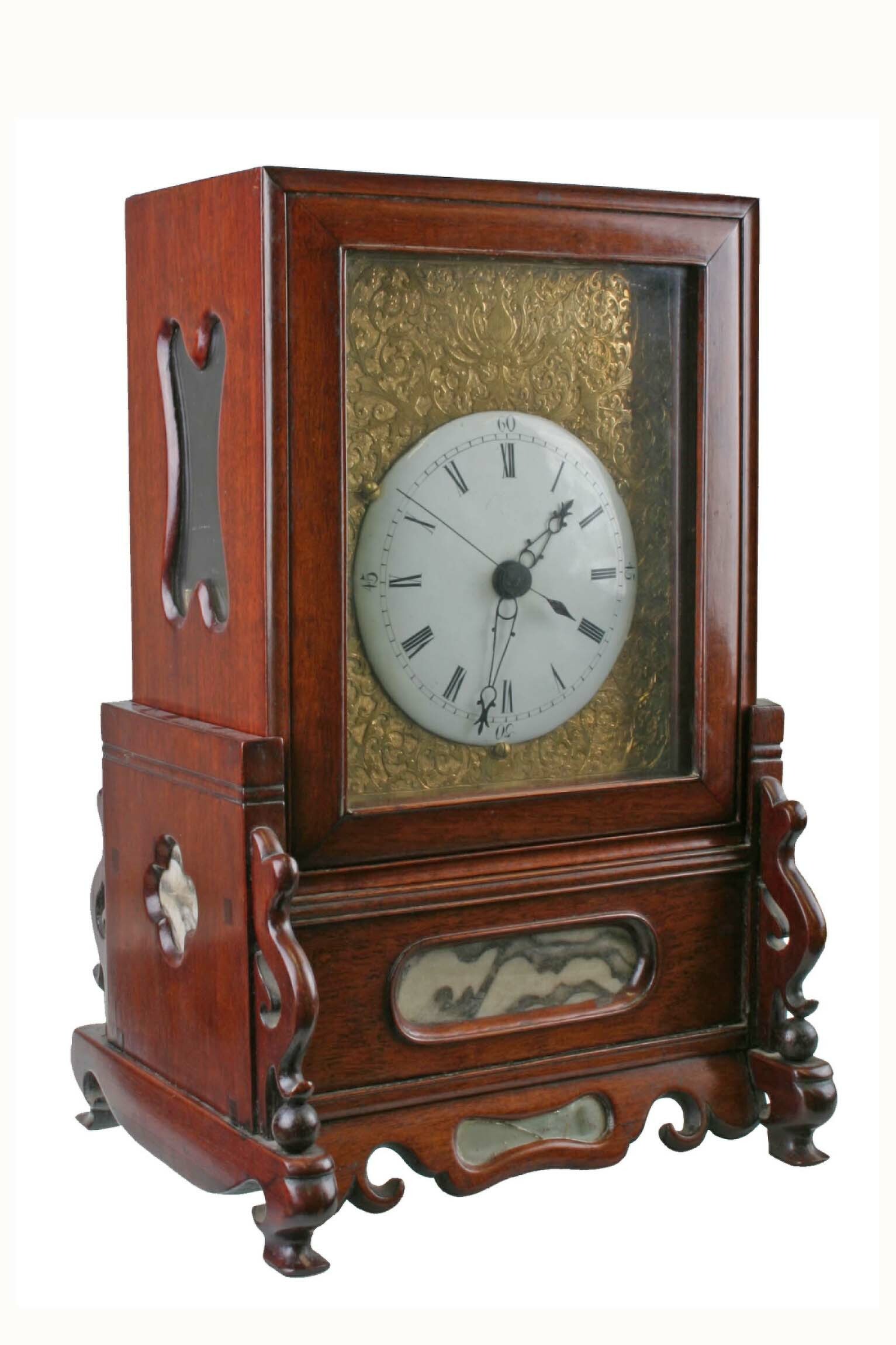 Tischuhr, China, 2. Hälfte 19. Jahrhundert (Deutsches Uhrenmuseum CC BY-SA)