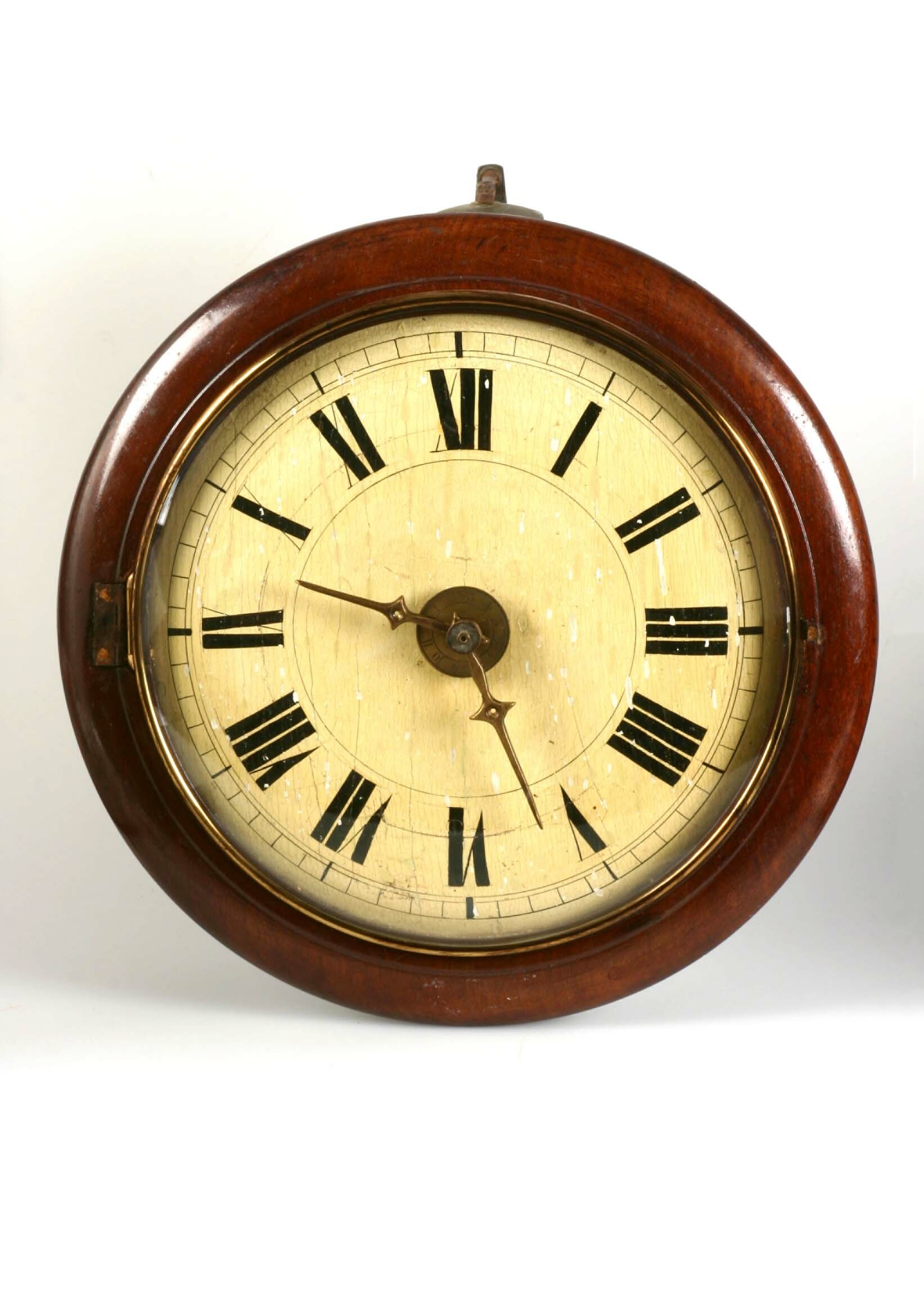 Rundrahmenuhr, Bäuerle, St. Georgen, um 1900 (Deutsches Uhrenmuseum CC BY-SA)