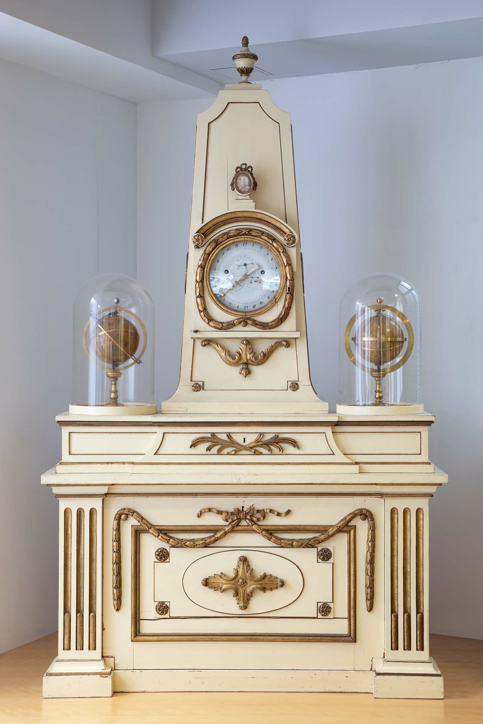 Astronomische Uhr, Philipp Matthäus Hahn, Echterdingen, um 1785 (Deutsches Uhrenmuseum CC BY-SA)