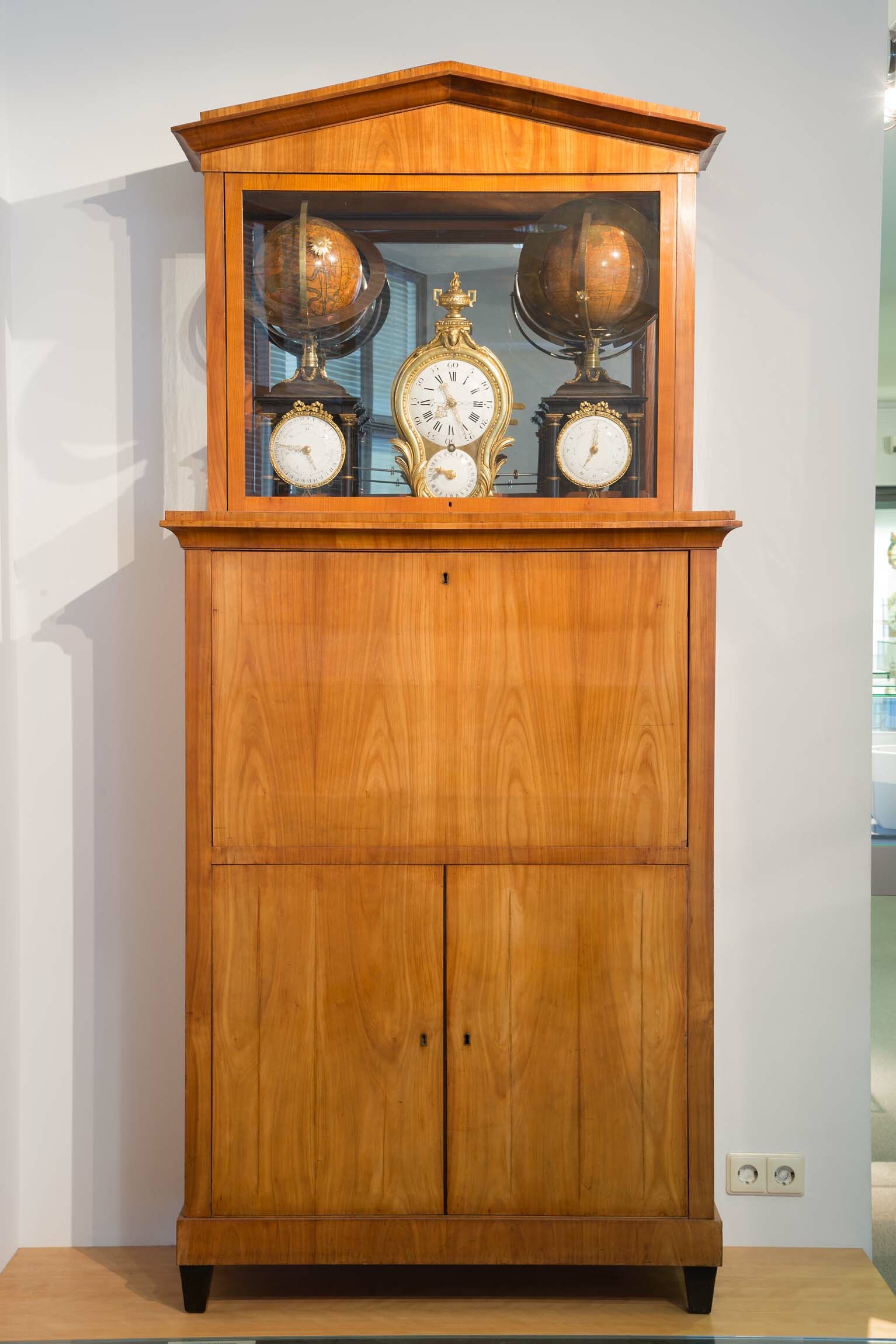 Astronomische Uhr, wohl Philipp Matthäus Hahn, Kornwestheim, um 1775 (Deutsches Uhrenmuseum CC BY-SA)