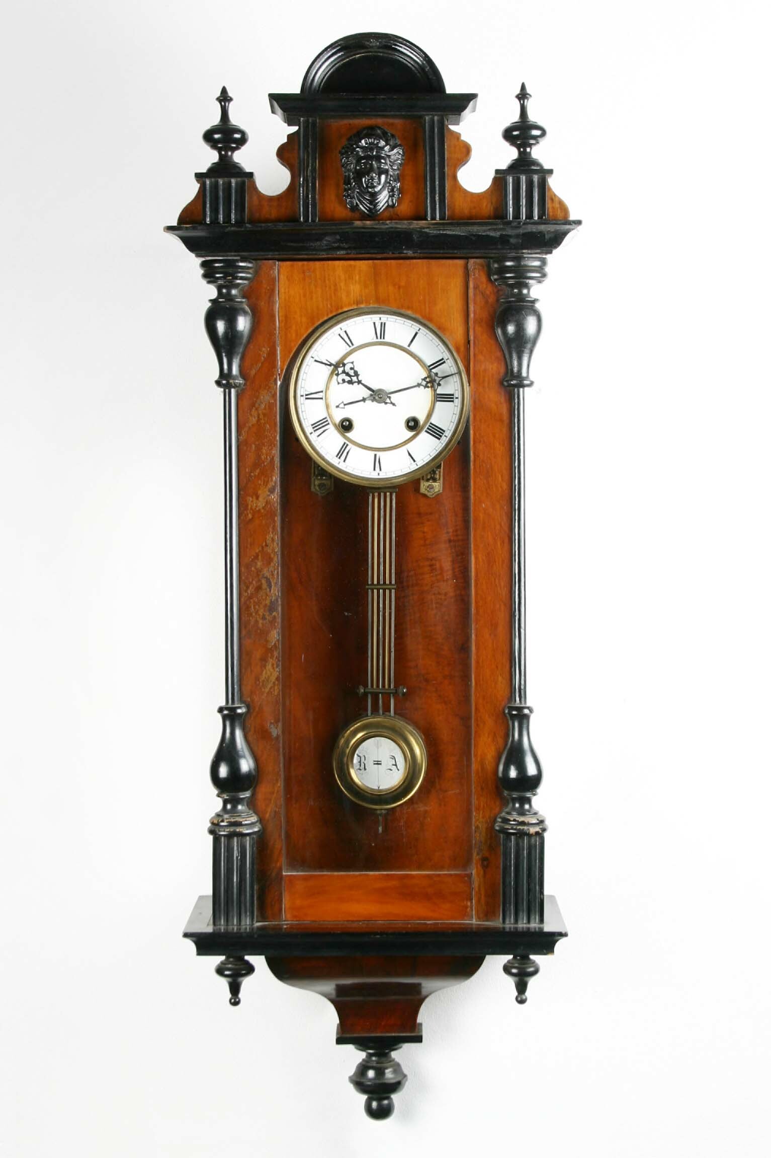 Regulator, Mathias Bäuerle, St. Georgen, um 1900 (Deutsches Uhrenmuseum CC BY-SA)
