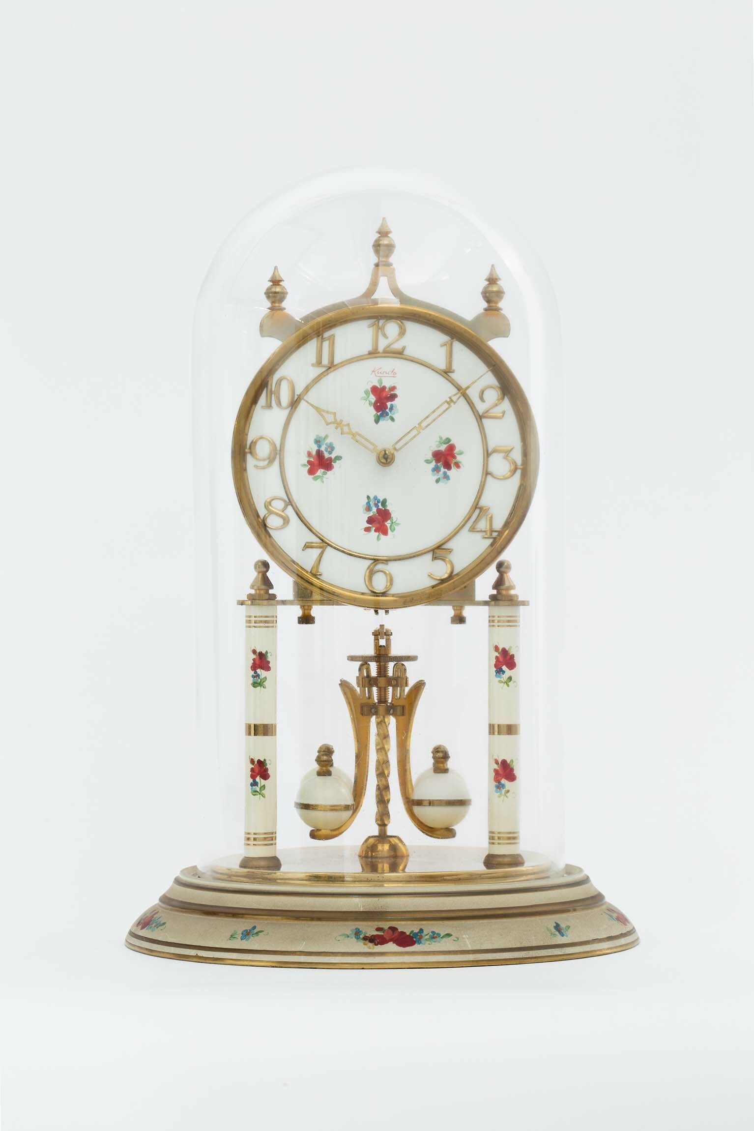 Drehpendeluhr, Kundo, St. Georgen, um 1960 (Deutsches Uhrenmuseum CC BY-SA)