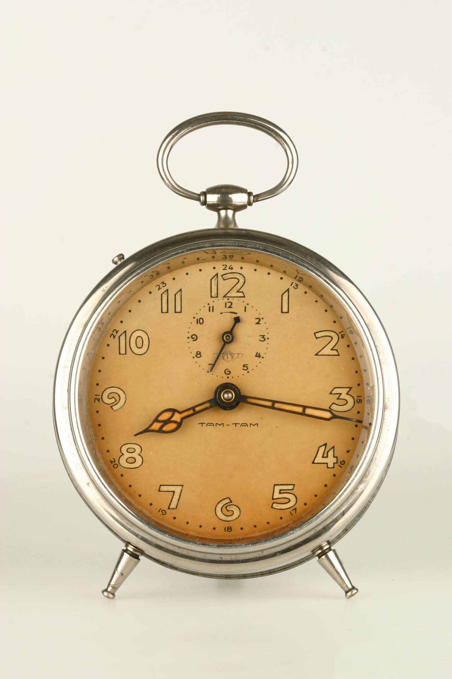 Rückwandglockenwecker, Kienzle, Schwenningen, um 1925 (Deutsches Uhrenmuseum CC BY-SA)