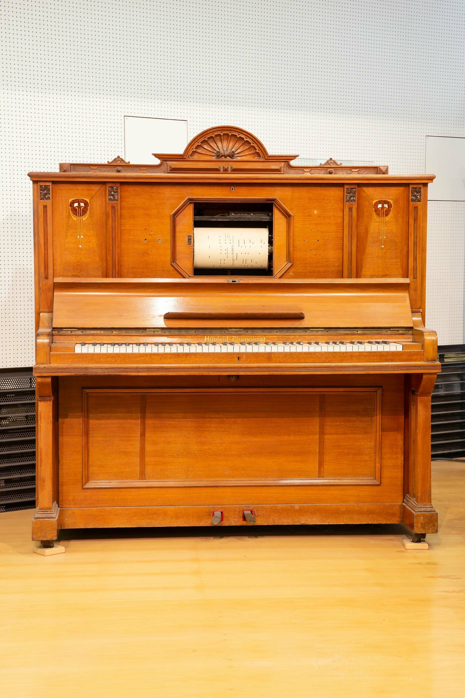 Elektropneumatisches Klavier, Hupfeld AG, Leipzig, um 1910 (Deutsches Uhrenmuseum CC BY-SA)