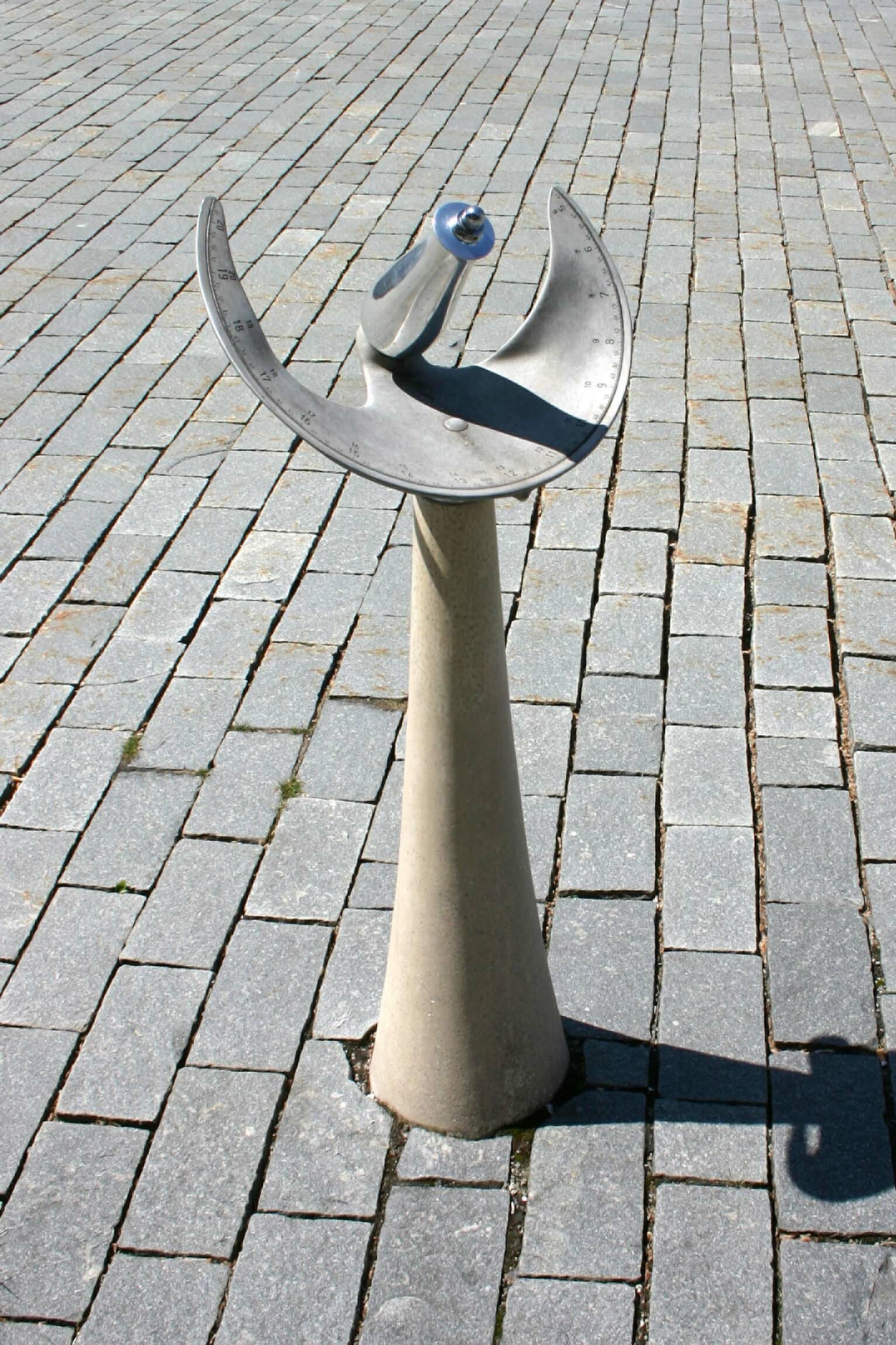 Sonnenuhr, Martin Bernhardt, Bietigheim, 1983 (Deutsches Uhrenmuseum CC BY-SA)