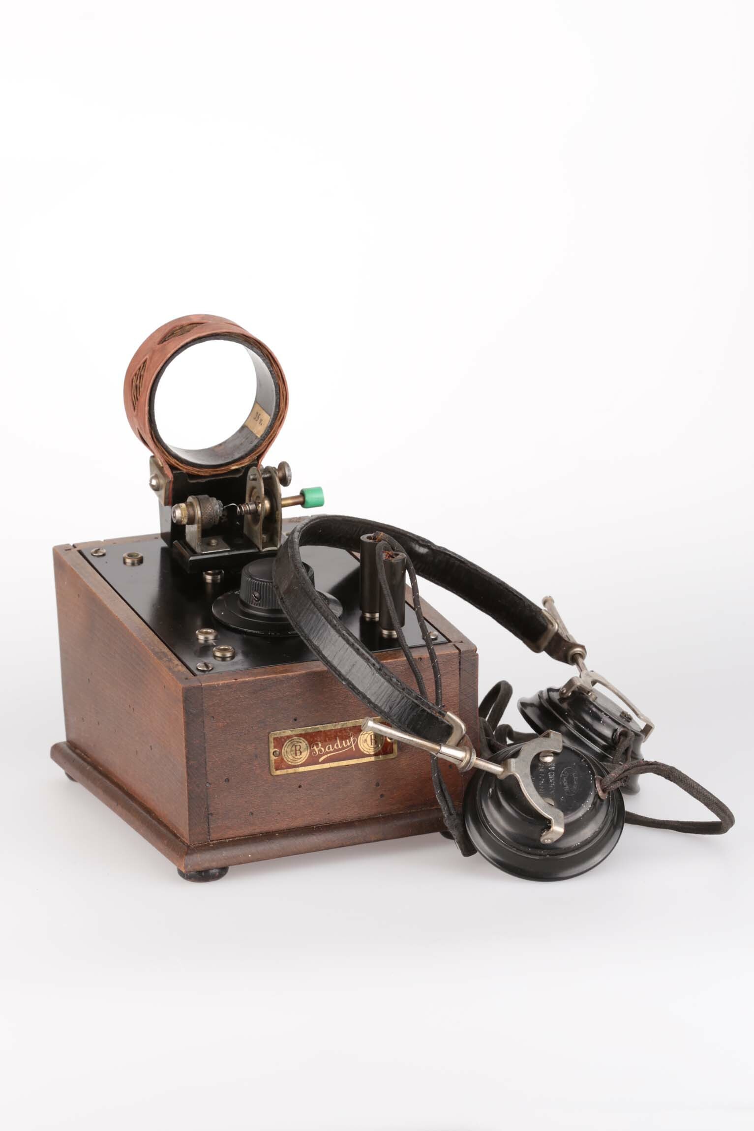 Detektorempfänger, BADUF, Furtwangen / Gütenbach, um 1925 (Deutsches Uhrenmuseum CC BY-SA)