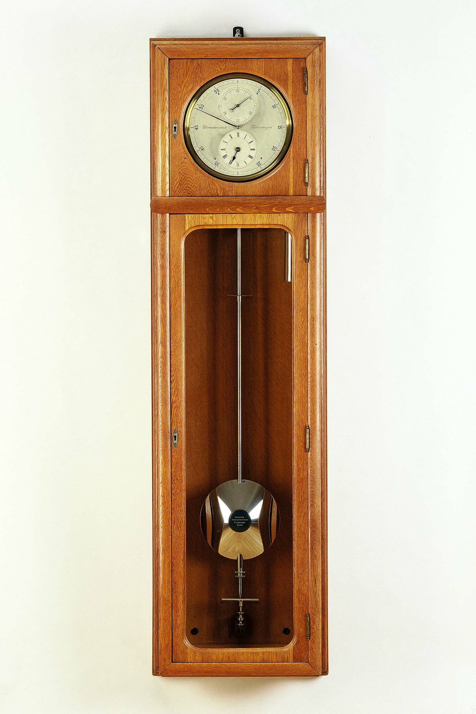 Präzisionspendeluhr, Uhrmacherschule Furtwangen, um 1930 (Deutsches Uhrenmuseum CC BY-SA)