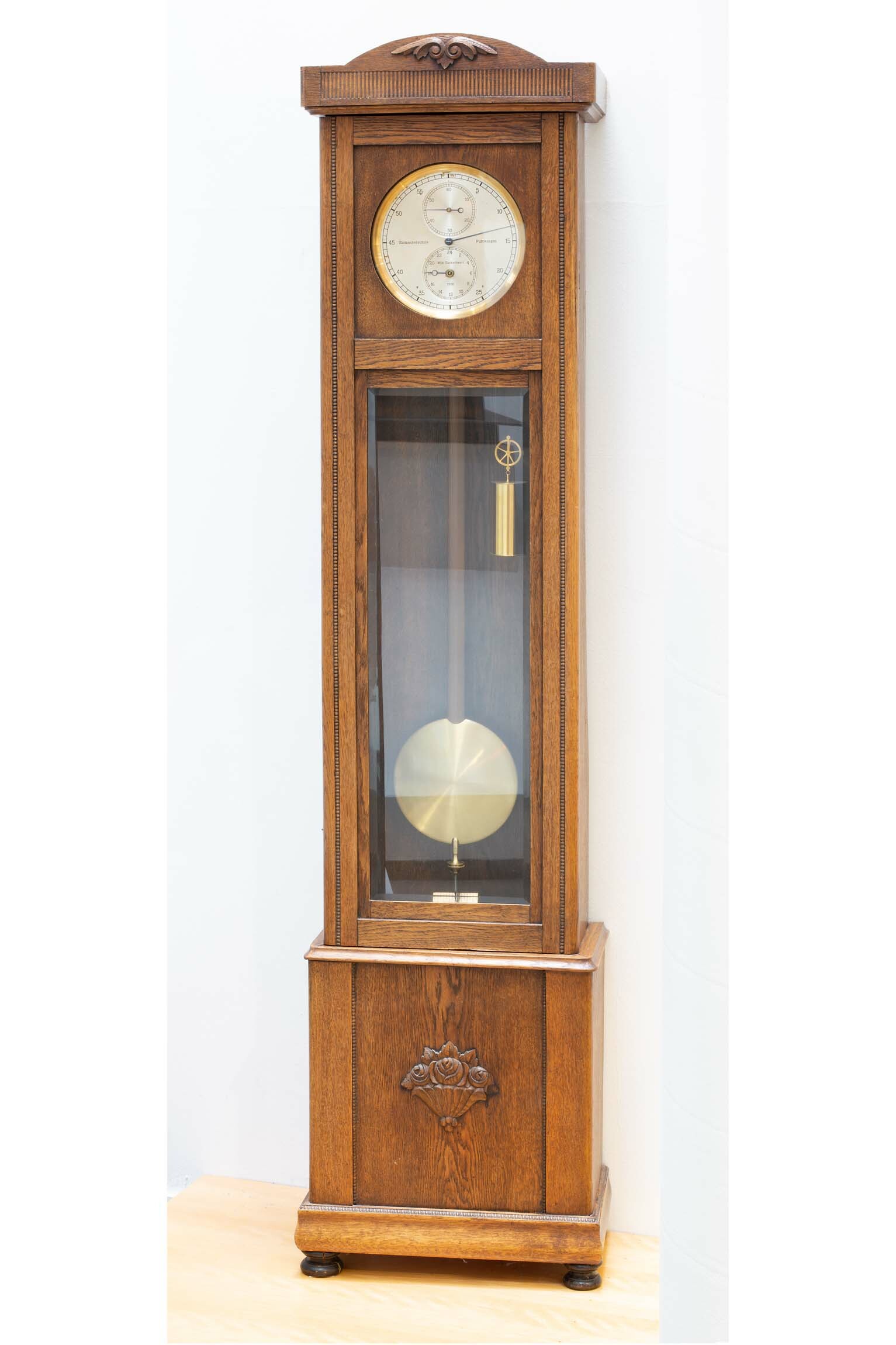 Präzisionspendeluhr, Wilhelm Zuckschwerdt, Uhrmacherschule Furtwangen, 1926 (Deutsches Uhrenmuseum CC BY-SA)