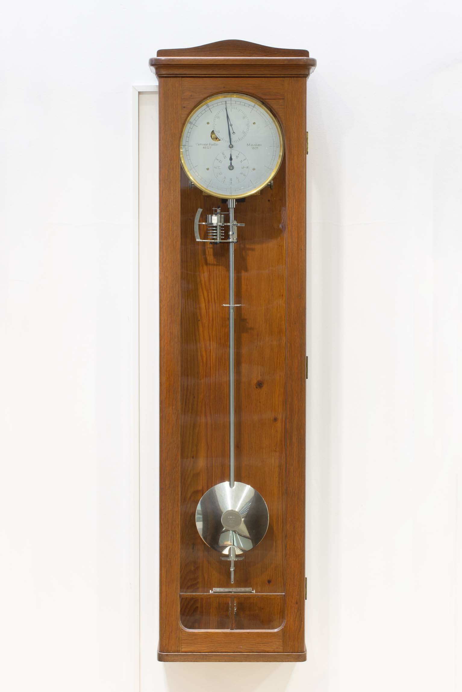 Präzisionspendeluhr, Clemens Riefler, München/Nesselwang, 1920 (Deutsches Uhrenmuseum CC BY-SA)