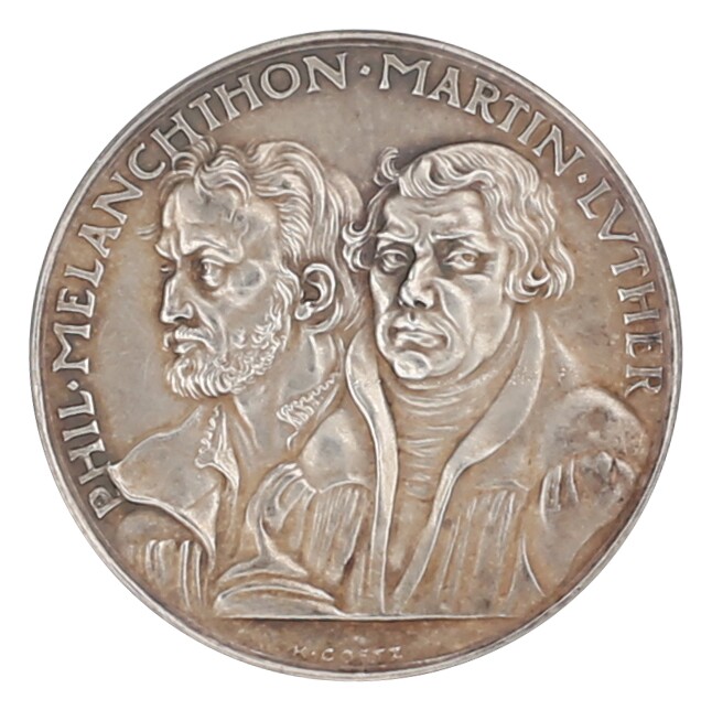 Medaille 1930 auf die 400-Jahrfeier der Confessio Augustana (Museum im Melanchthonhaus Bretten CC BY-NC-SA)
