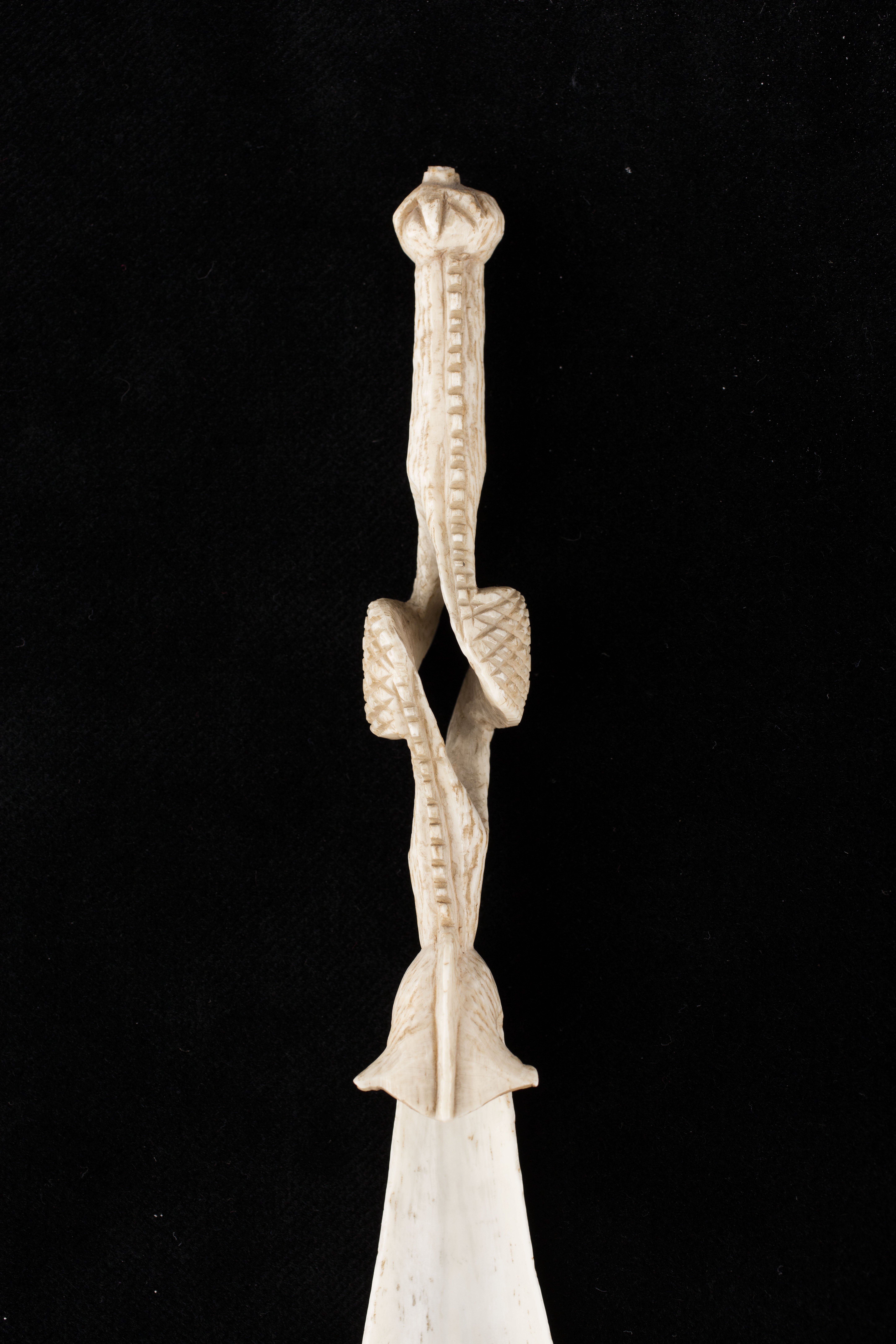Elfenbeinlöffel mit Resten einer Vogel-Darstellung (Museum Ulm CC BY-NC-SA)
