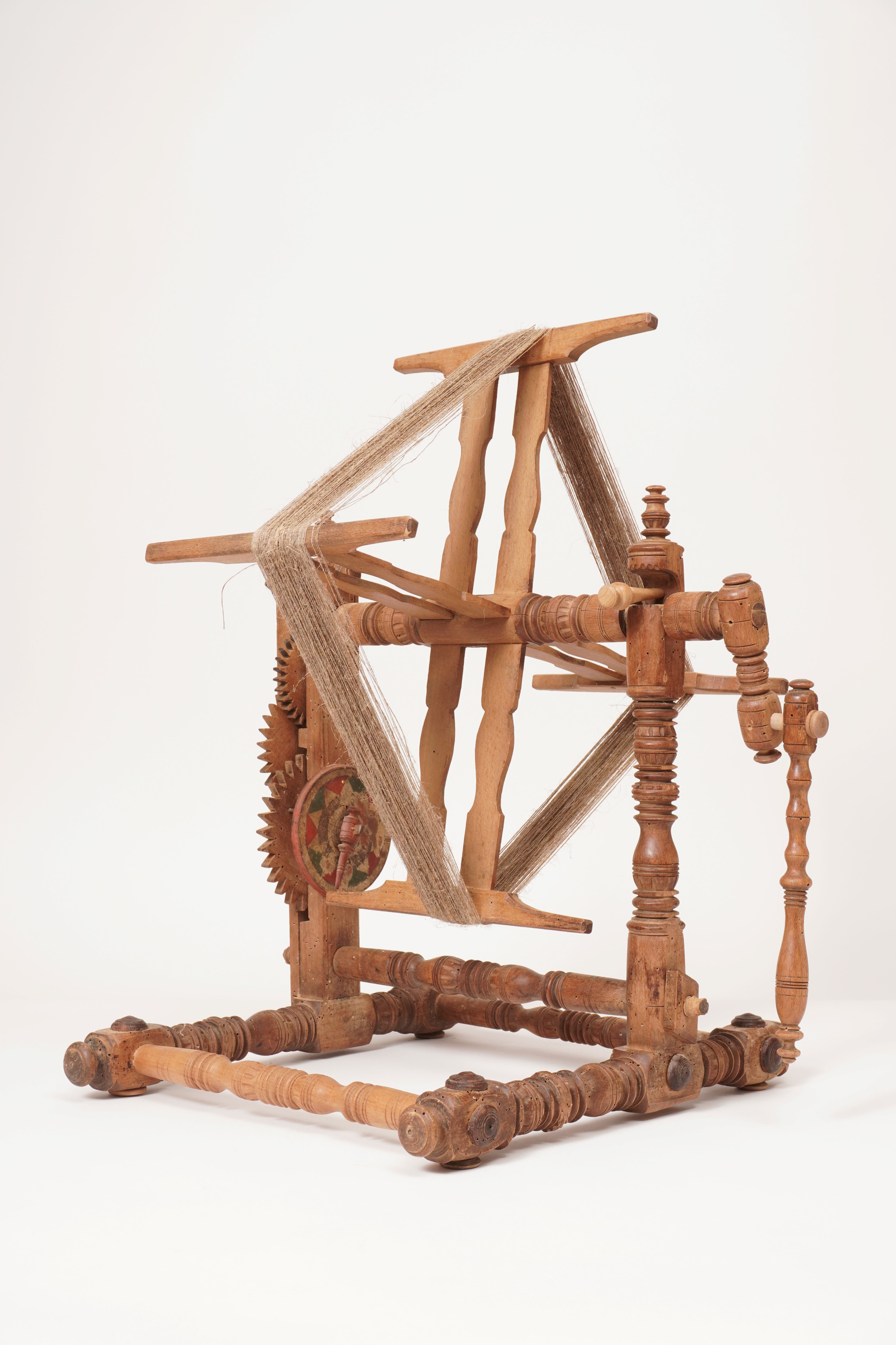 Garnhaspel mit Zählwerk aus gedrechseltem Holz (Förderkreis Unterjesinger Kelter e.V. CC BY-NC-SA)