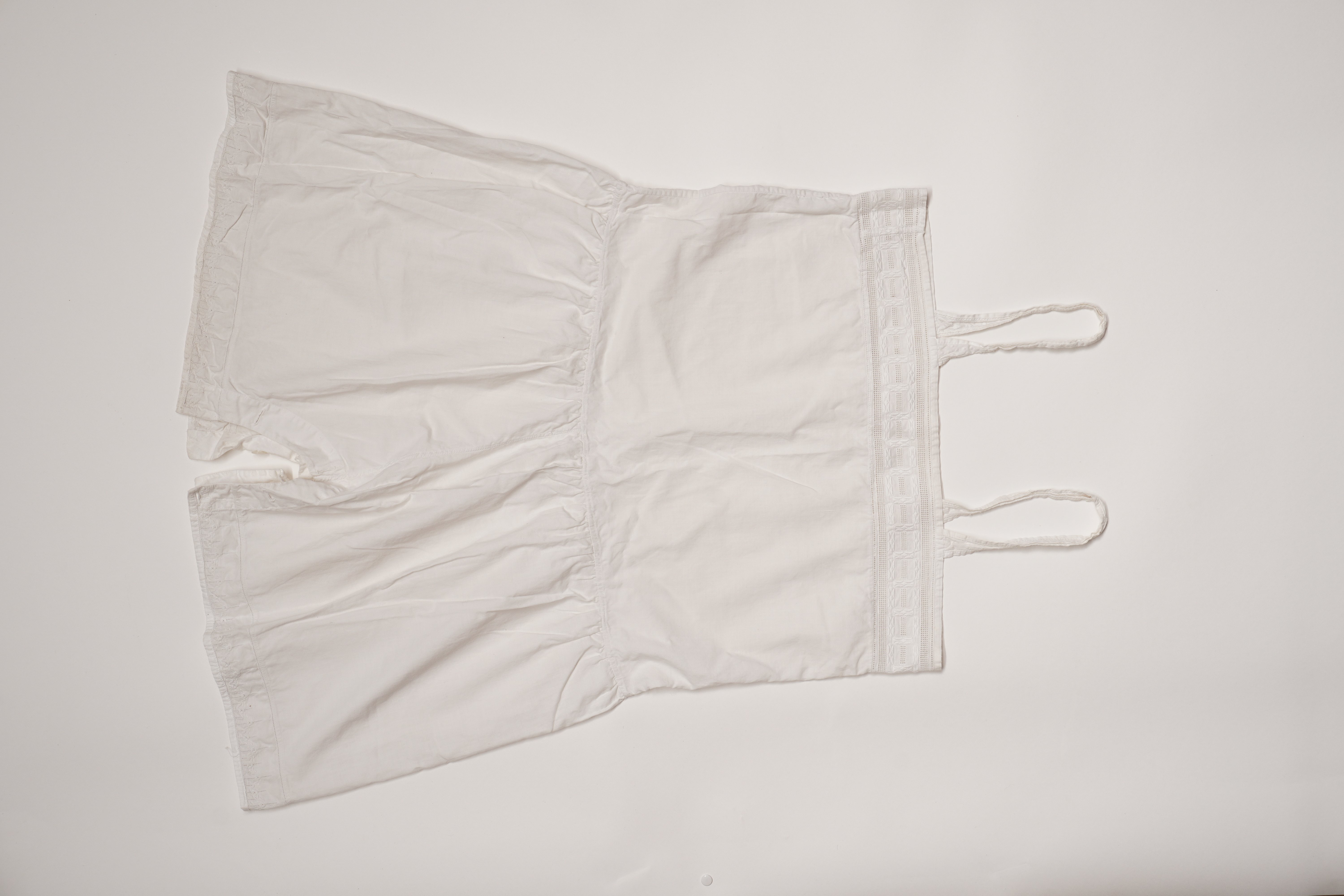 Einteilige Hemdhose (Förderkreis Unterjesinger Kelter e.V. CC BY-NC-SA)