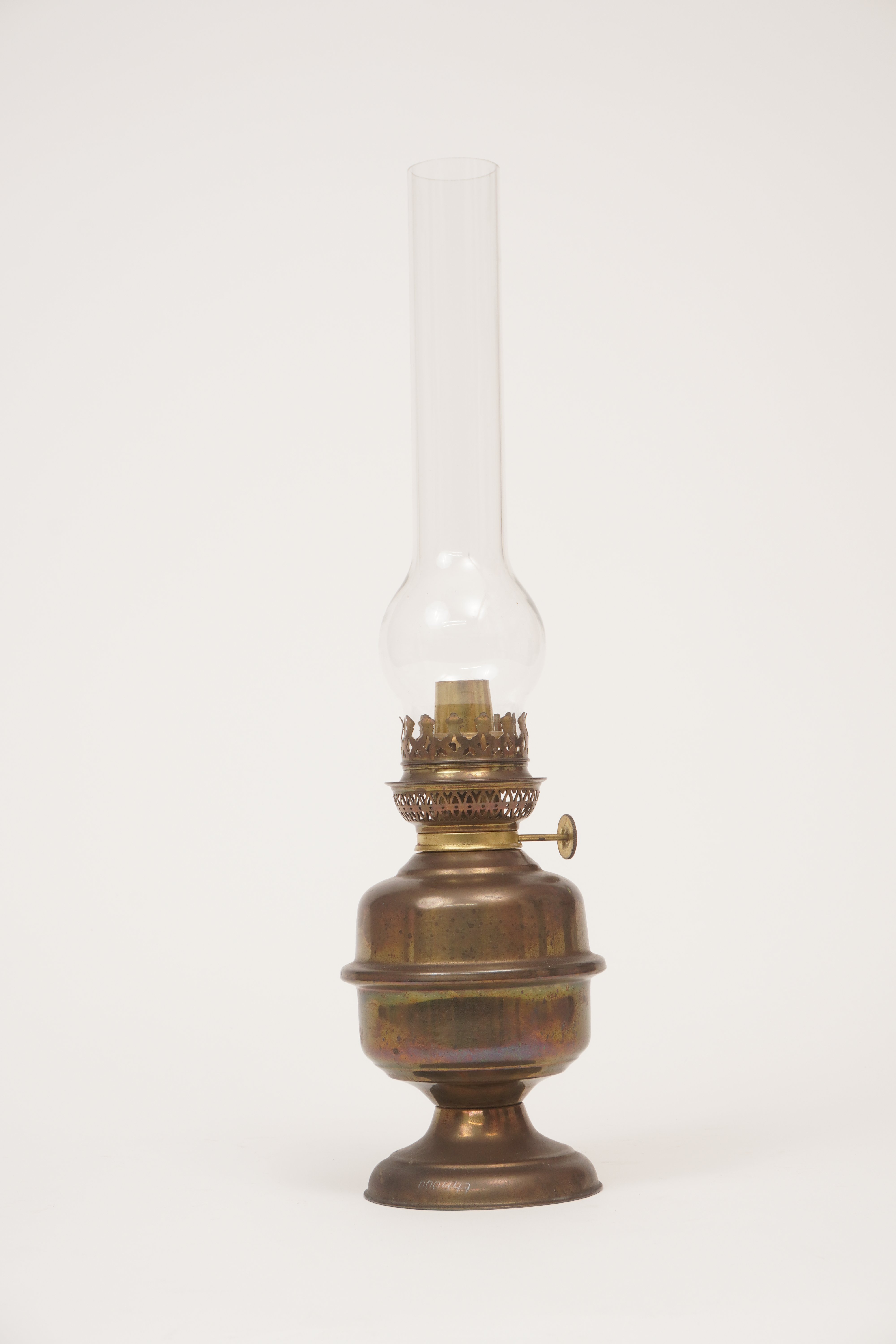 Petroleumlampe mit schmalem Glaskolben (Förderkreis Unterjesinger Kelter e.V. CC BY-NC-SA)