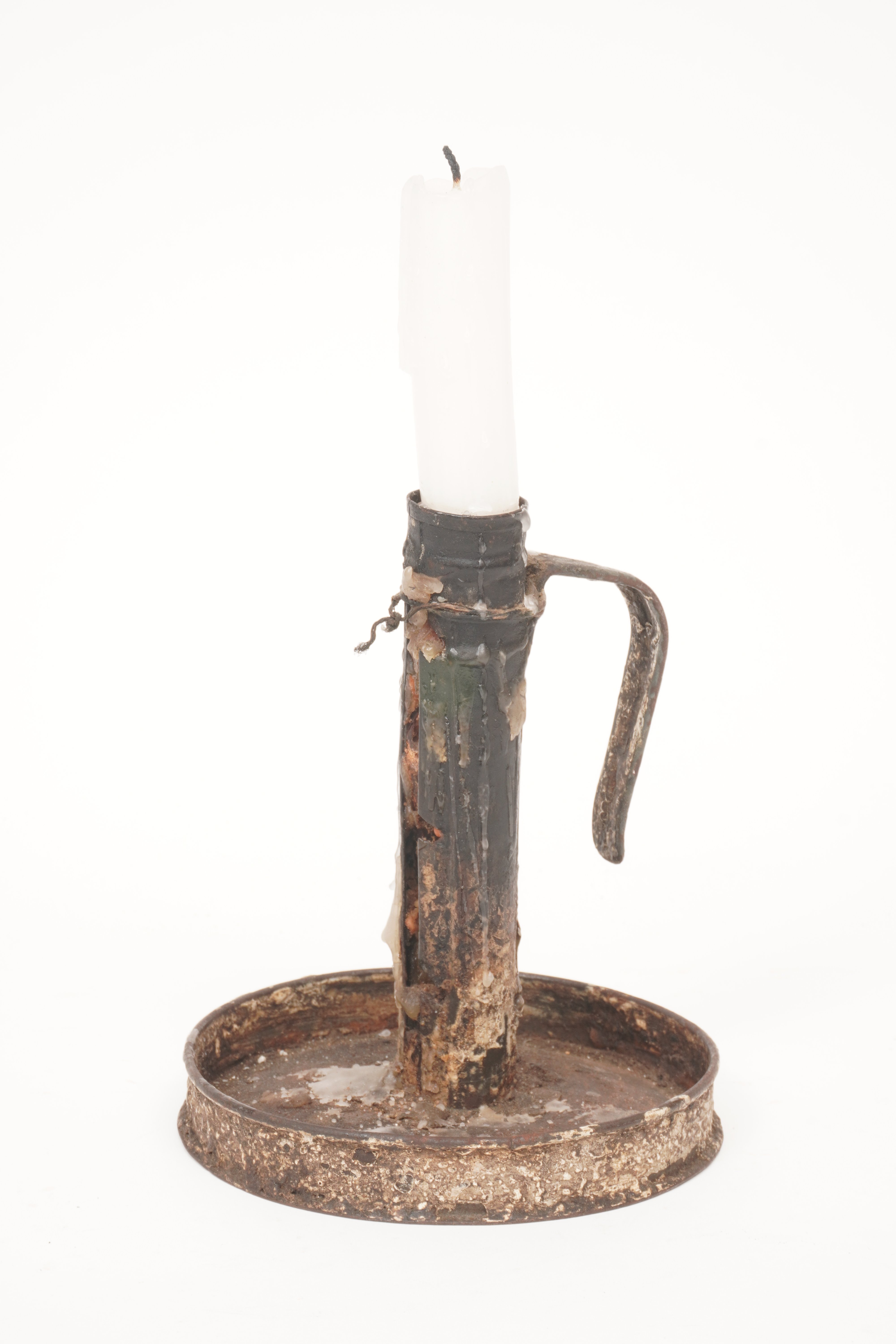 Kerzenleuchter aus Metall mit Henkel (Förderkreis Unterjesinger Kelter e.V. CC BY-NC-SA)