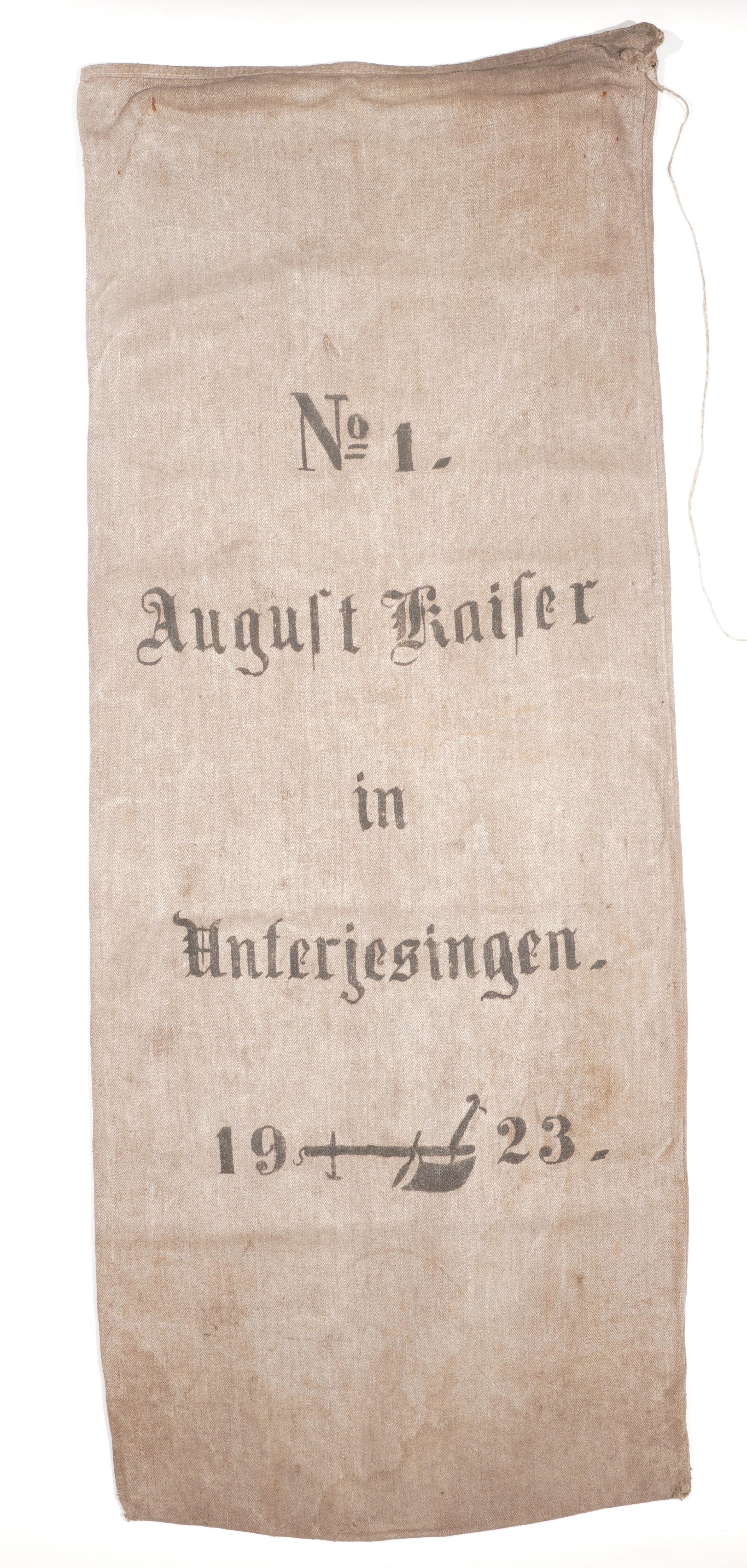Getreidesack "No 1 August Kaiser" (Förderkreis Unterjesinger Kelter e.V. CC BY-NC-SA)