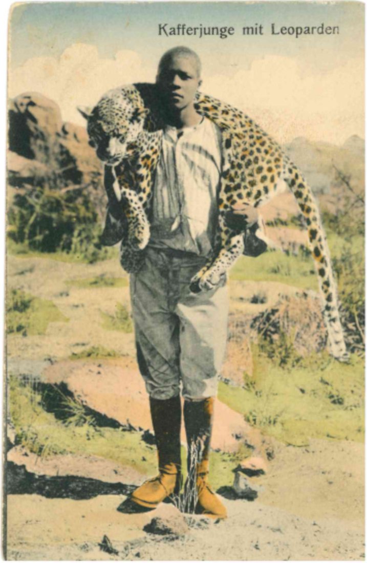 Postkarte: Kafferjunge mit Leoparden (Fränkische Schweiz-Museum Tüchersfeld CC BY-NC-SA)