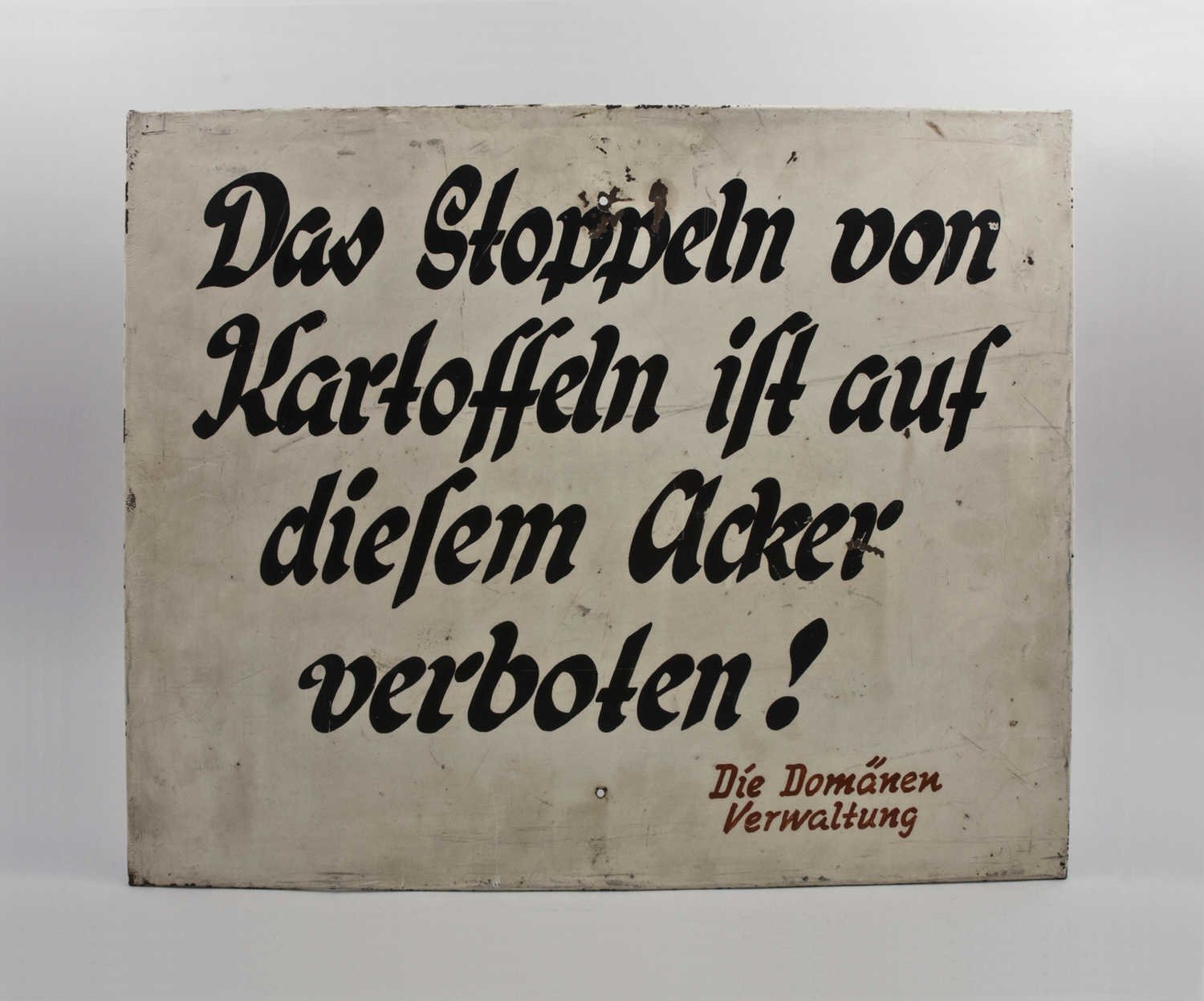 Hinweisschild der Domäne Dahlem "Das Stoppeln von Kartoffeln..." (Stiftung Domäne Dahlem - Landgut und Museum, Weiternutzung nur mit Genehmigung des Museums CC BY-NC-SA)