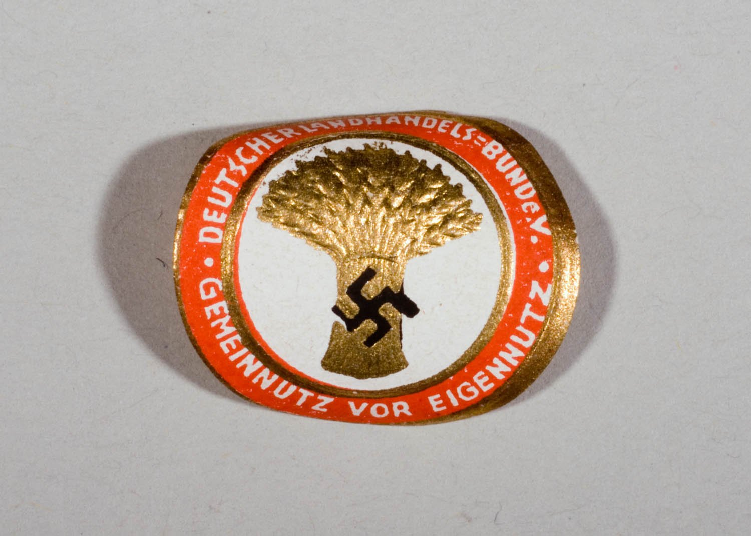 Nationalsozialistisches Etikett "Gemeinnutz vor Eigennutz" (Stiftung Domäne Dahlem - Landgut und Museum, Weiternutzung nur mit Genehmigung des Museums CC BY-NC-SA)