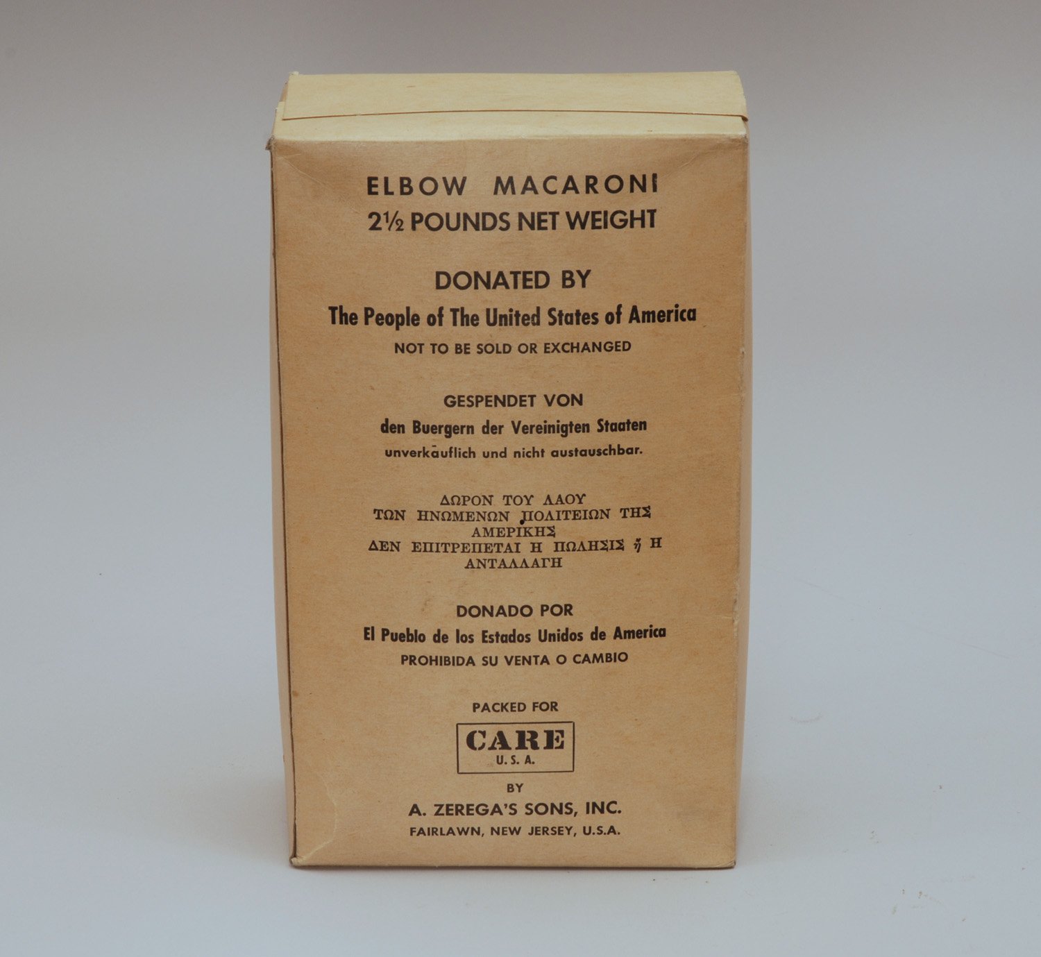 Schachtel mit "Elbow Macaroni" (Teil eines Care-Paketes) (Stiftung Domäne Dahlem - Landgut und Museum, Weiternutzung nur mit Genehmigung des Museums CC BY-NC-SA)