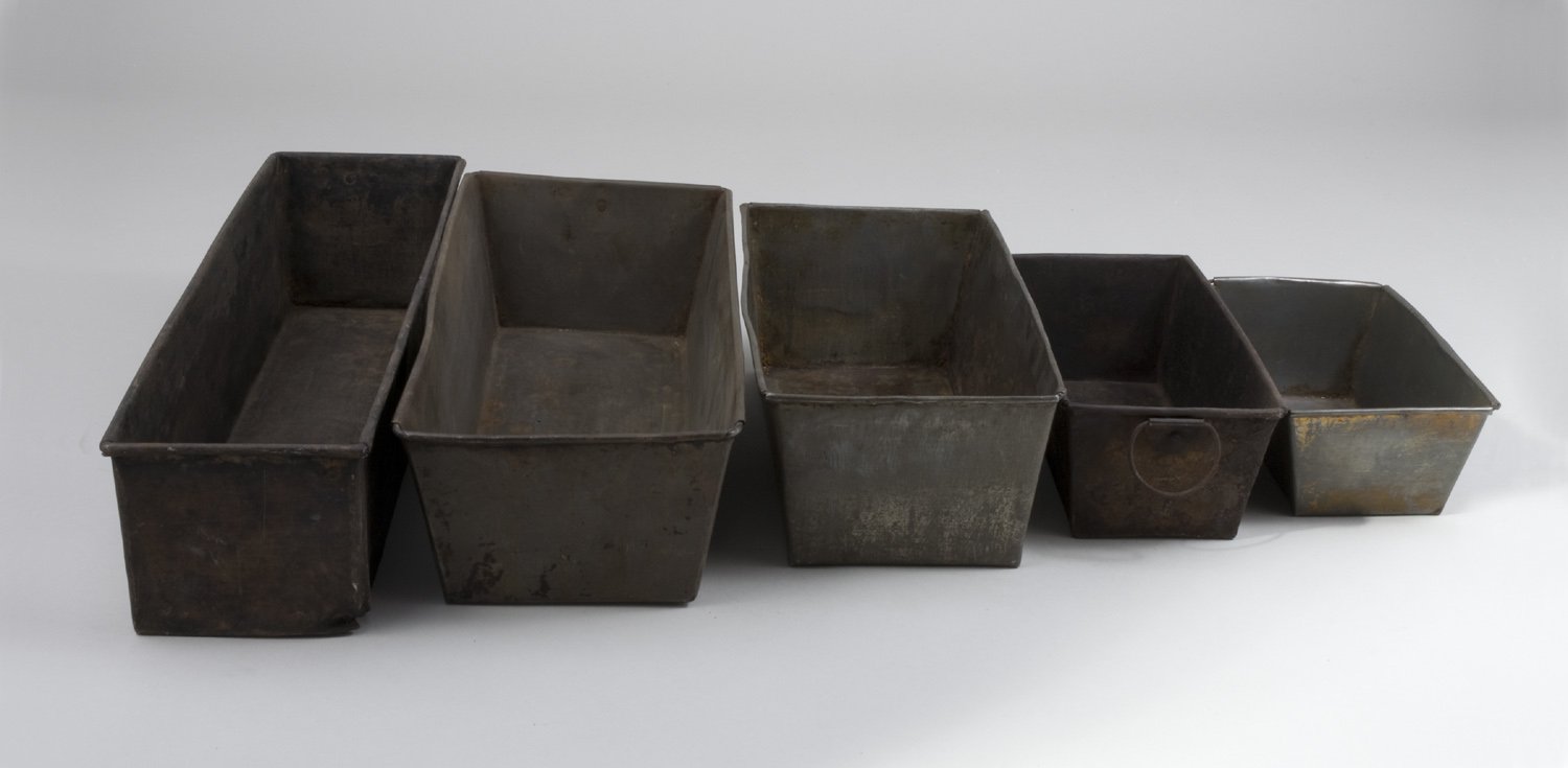 Fünf Kuchenformen (Stiftung Domäne Dahlem - Landgut und Museum, Weiternutzung nur mit Genehmigung des Museums CC BY-NC-SA)