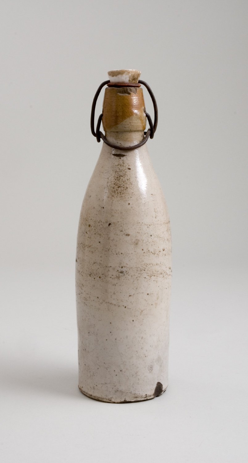 Flasche mit Bügelverschluss (Stiftung Domäne Dahlem - Landgut und Museum, Weiternutzung nur mit Genehmigung des Museums CC BY-NC-SA)