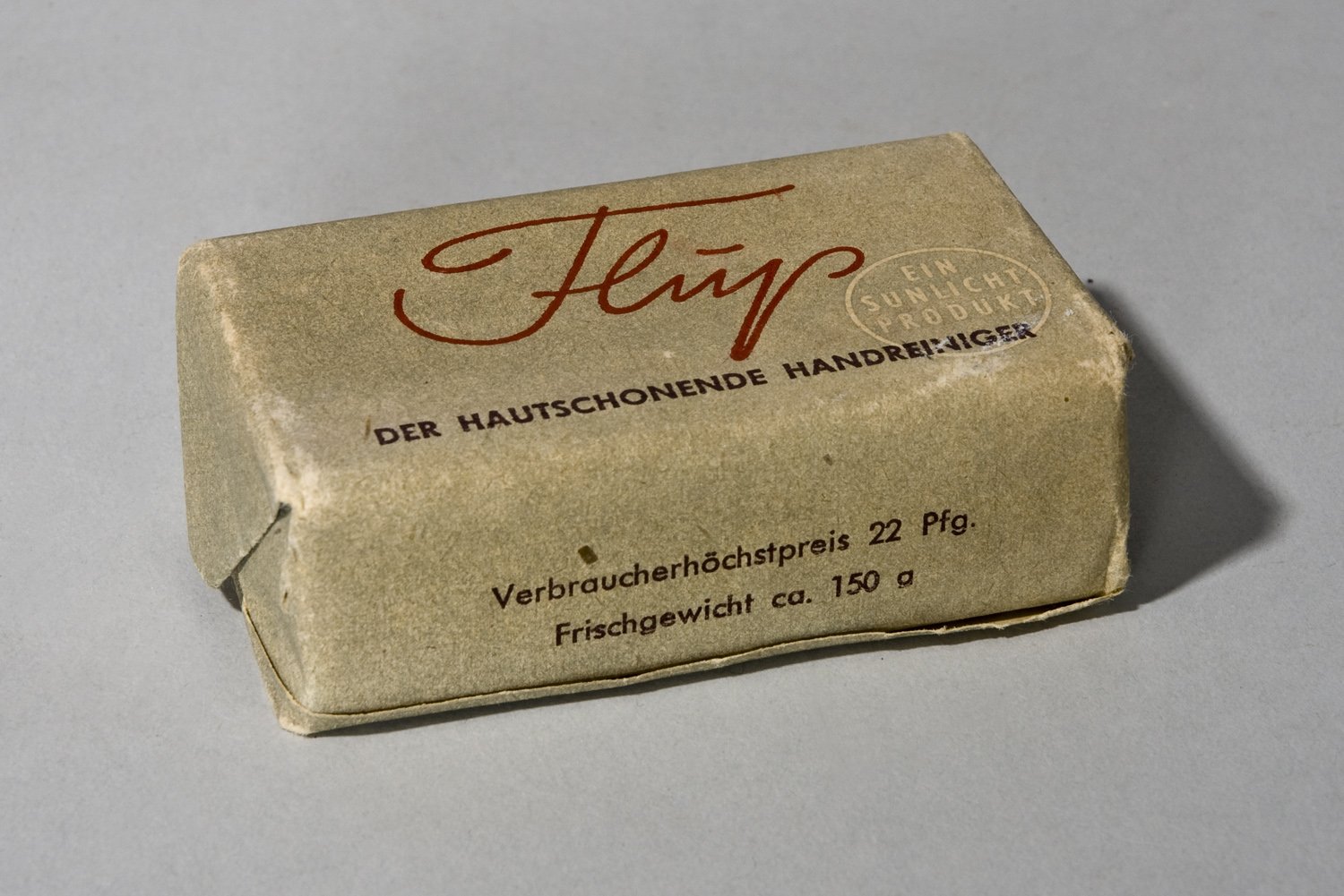 Seifenstück der Marke "Flup" (Stiftung Domäne Dahlem - Landgut und Museum, Weiternutzung nur mit Genehmigung des Museums CC BY-NC-SA)
